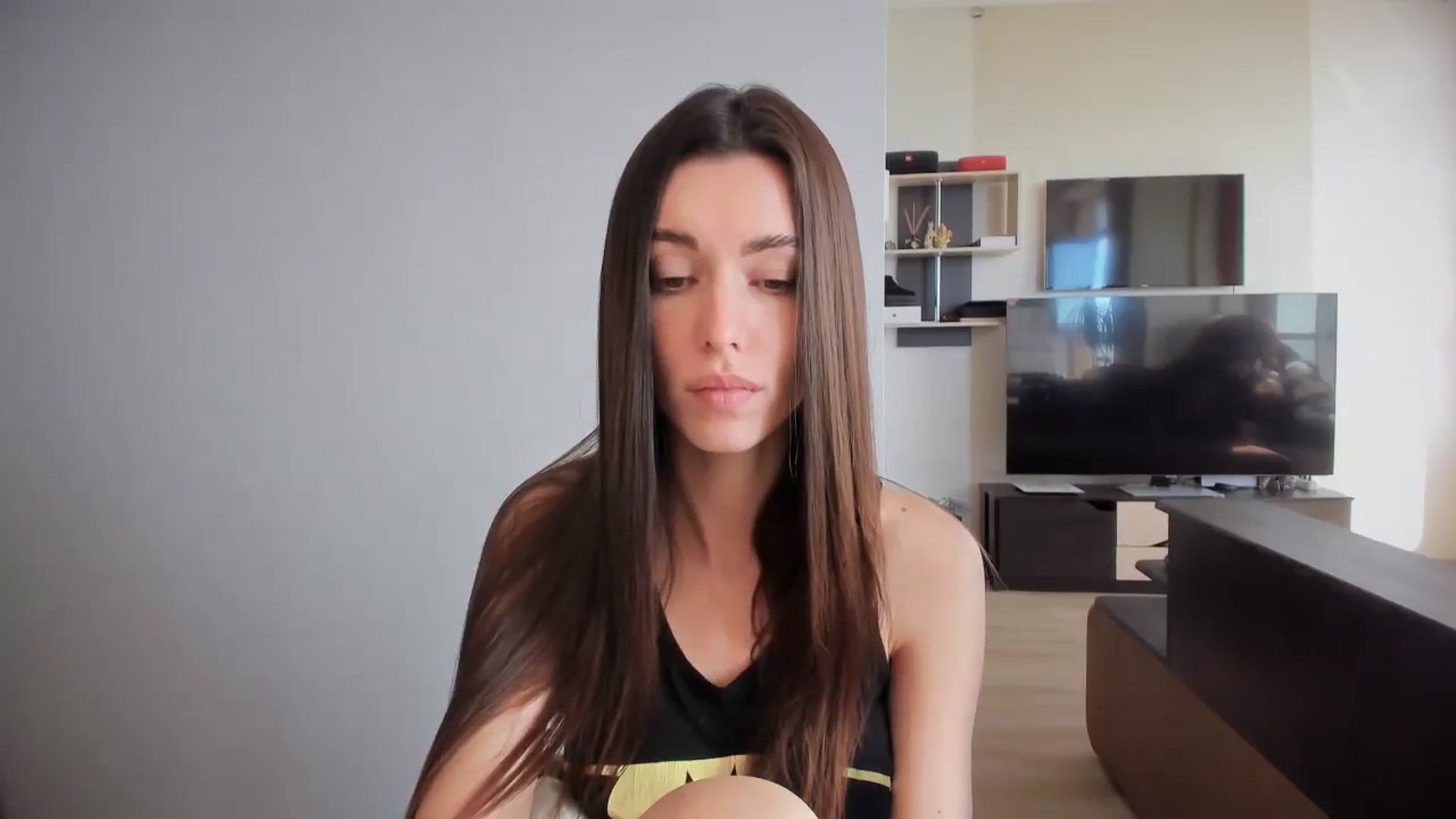 Gallery image thumbnail from laurensaenz's myfreecams stream on, 04/15/2025, 07:44 image 20 of 20