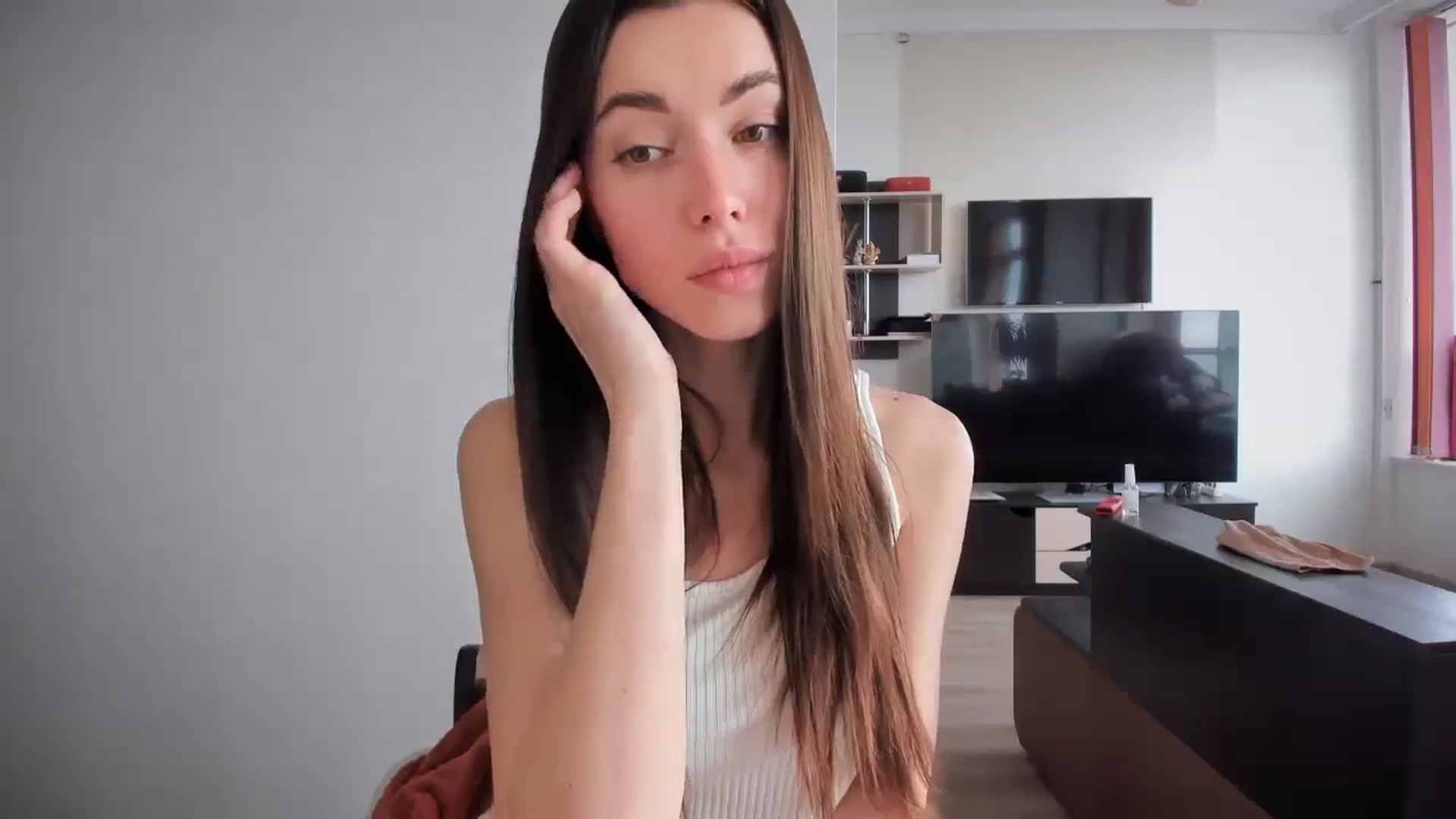 Gallery image thumbnail from laurensaenz's myfreecams stream on, 04/16/2025, 06:15 image 16 of 20