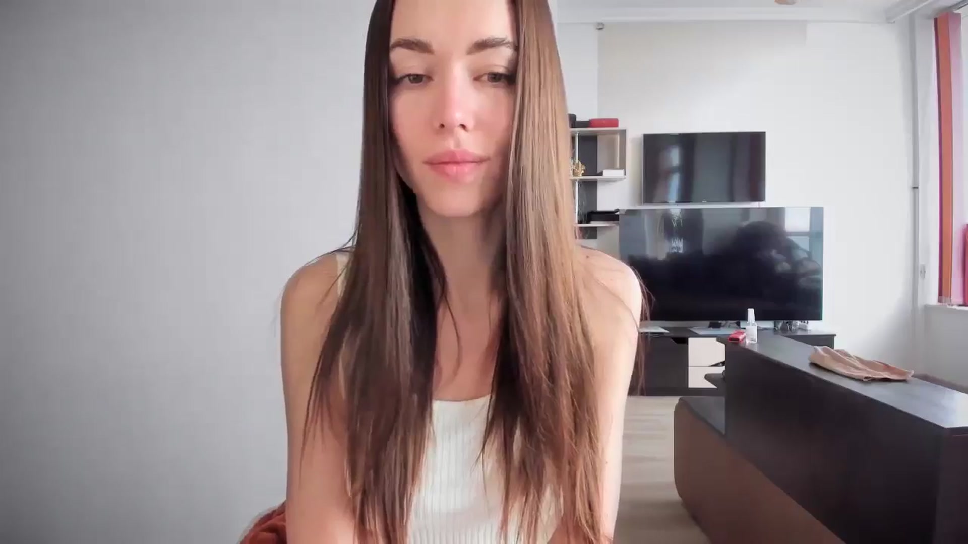 Gallery image thumbnail from laurensaenz's myfreecams stream on, 04/16/2025, 06:15 image 6 of 20