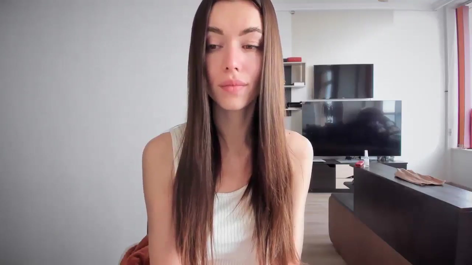 Gallery image thumbnail from laurensaenz's myfreecams stream on, 04/16/2025, 06:15 image 14 of 20