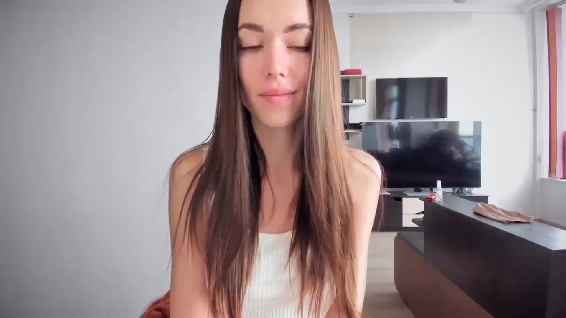 Gallery image thumbnail from laurensaenz's myfreecams stream on, 04/16/2025, 06:15 image 5 of 20