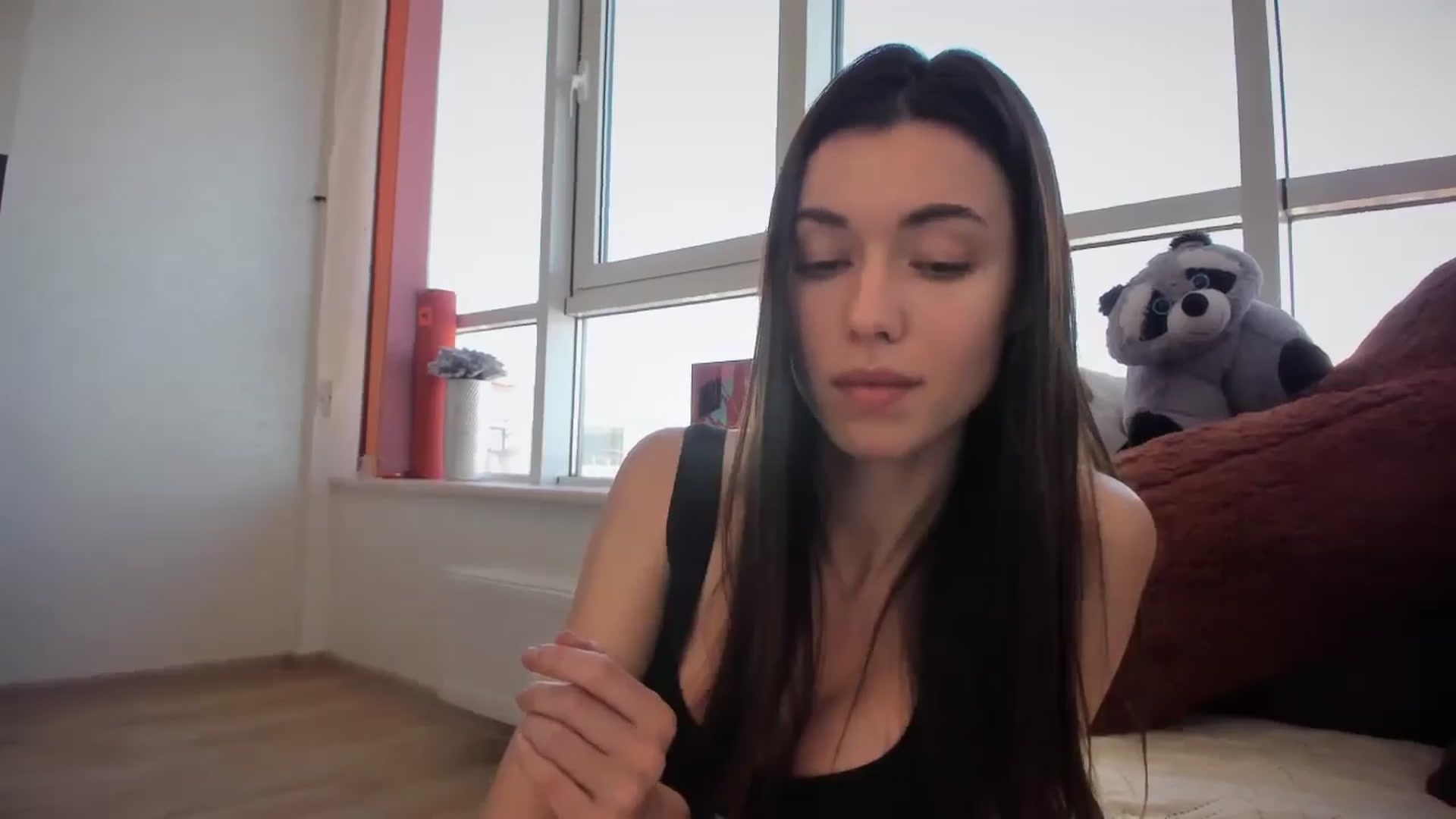 Gallery image thumbnail from laurensaenz's myfreecams stream on, 04/23/2025, 13:15 image 18 of 20