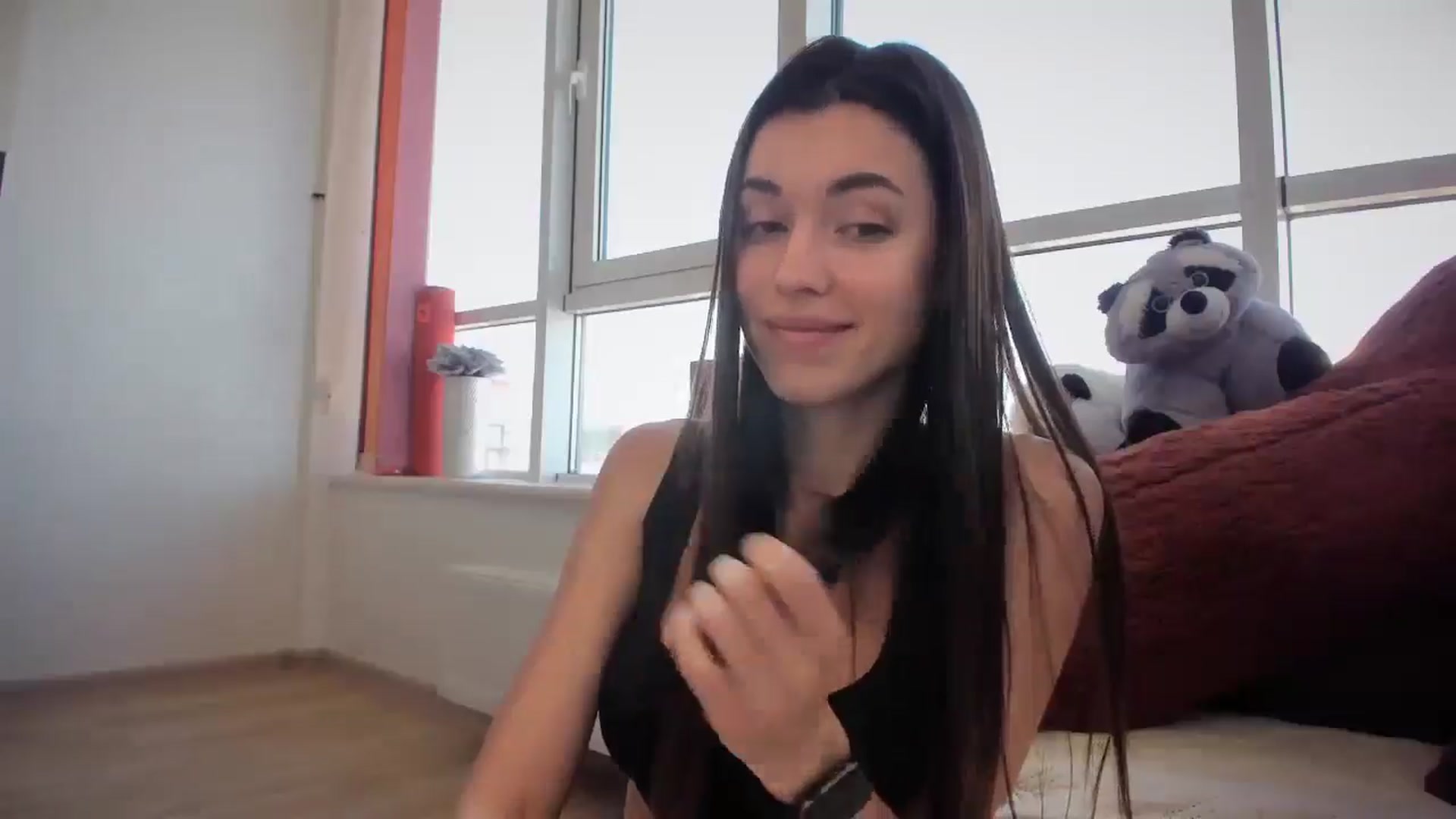 Gallery image thumbnail from laurensaenz's myfreecams stream on, 04/23/2025, 13:15 image 14 of 20