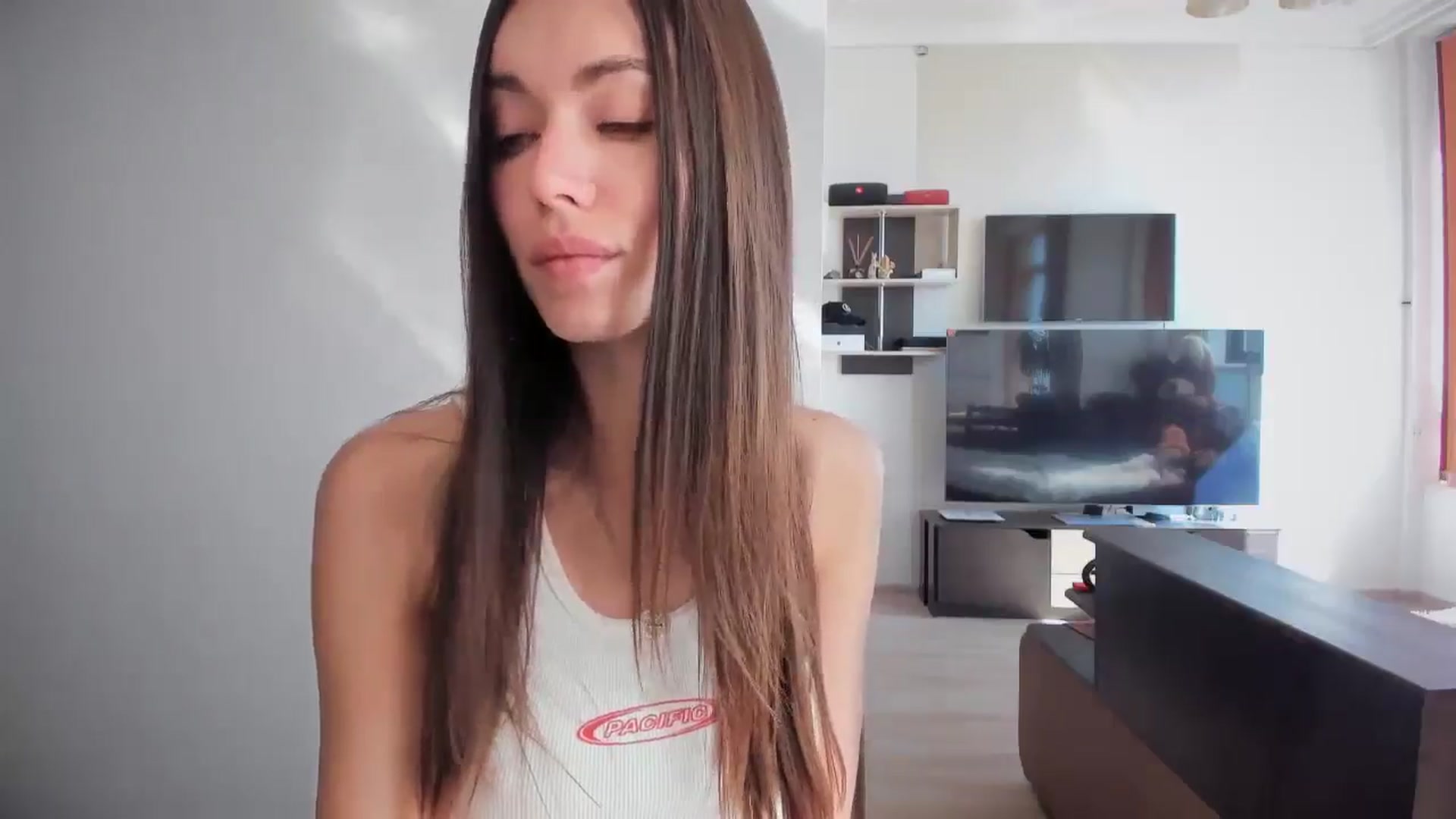 Gallery image thumbnail from laurensaenz's myfreecams stream on, 04/28/2025, 07:03 image 11 of 20