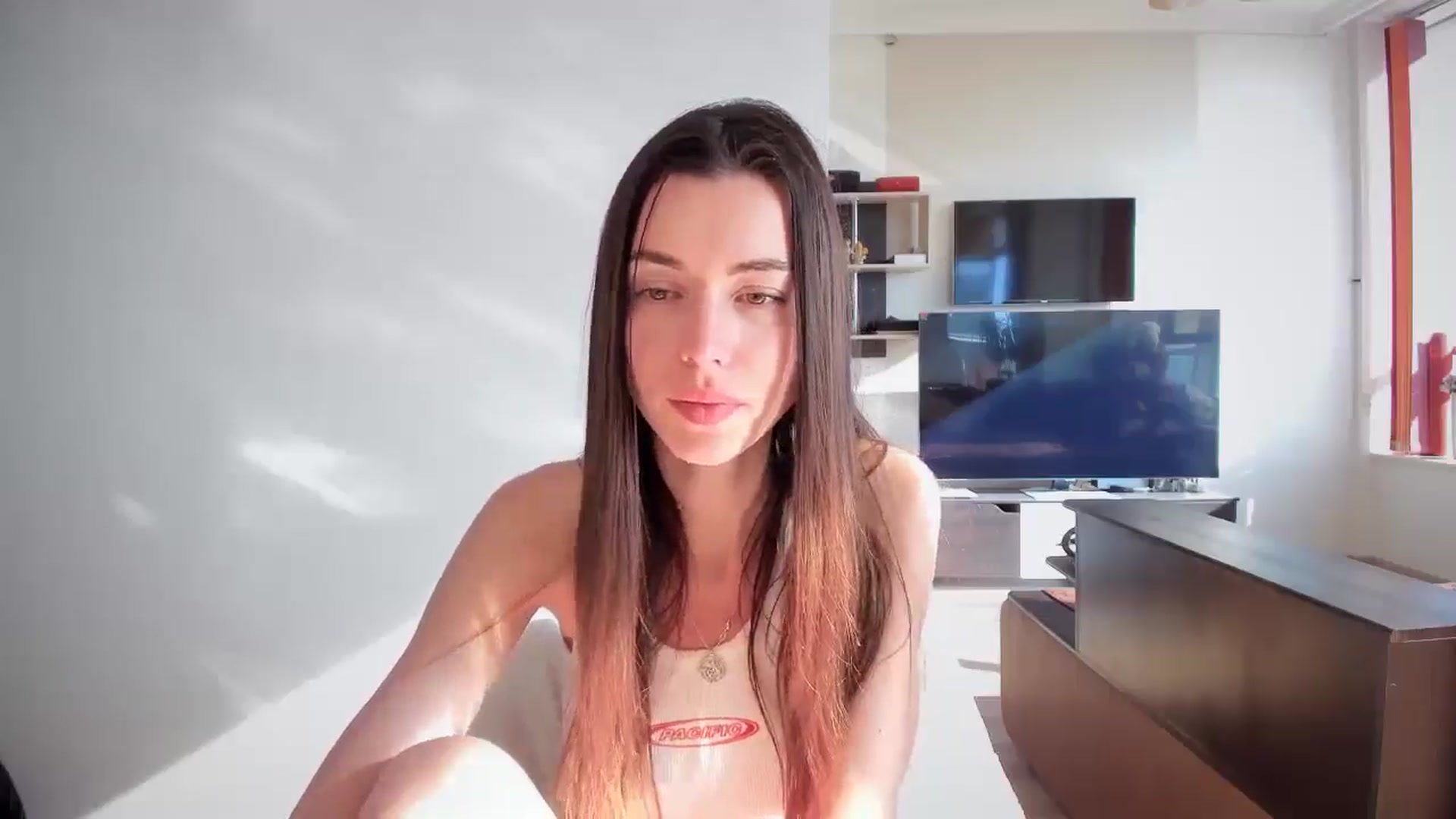 Gallery image thumbnail from laurensaenz's myfreecams stream on, 04/29/2025, 05:53 image 9 of 20