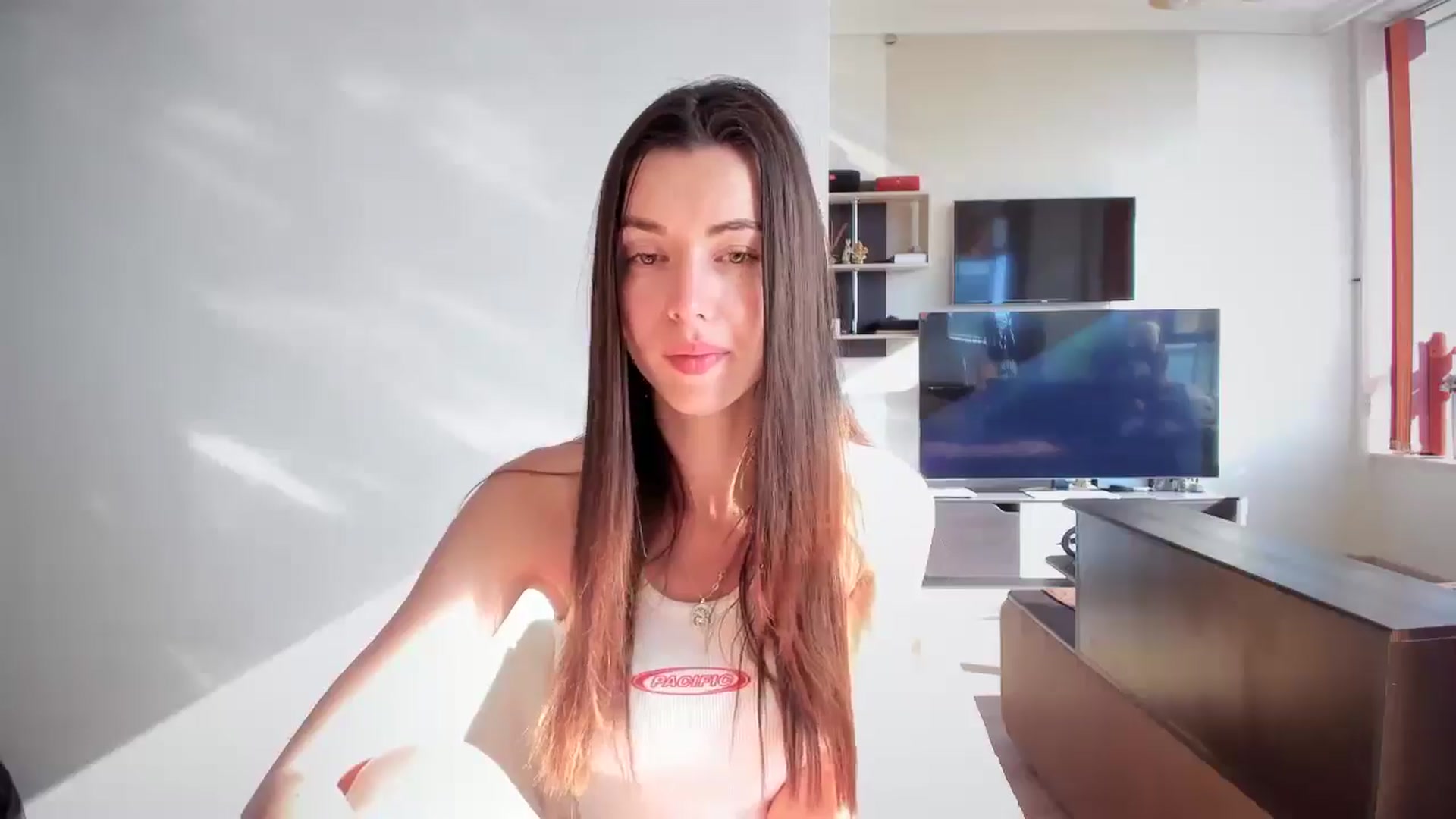 Gallery image thumbnail from laurensaenz's myfreecams stream on, 04/29/2025, 05:53 image 6 of 20