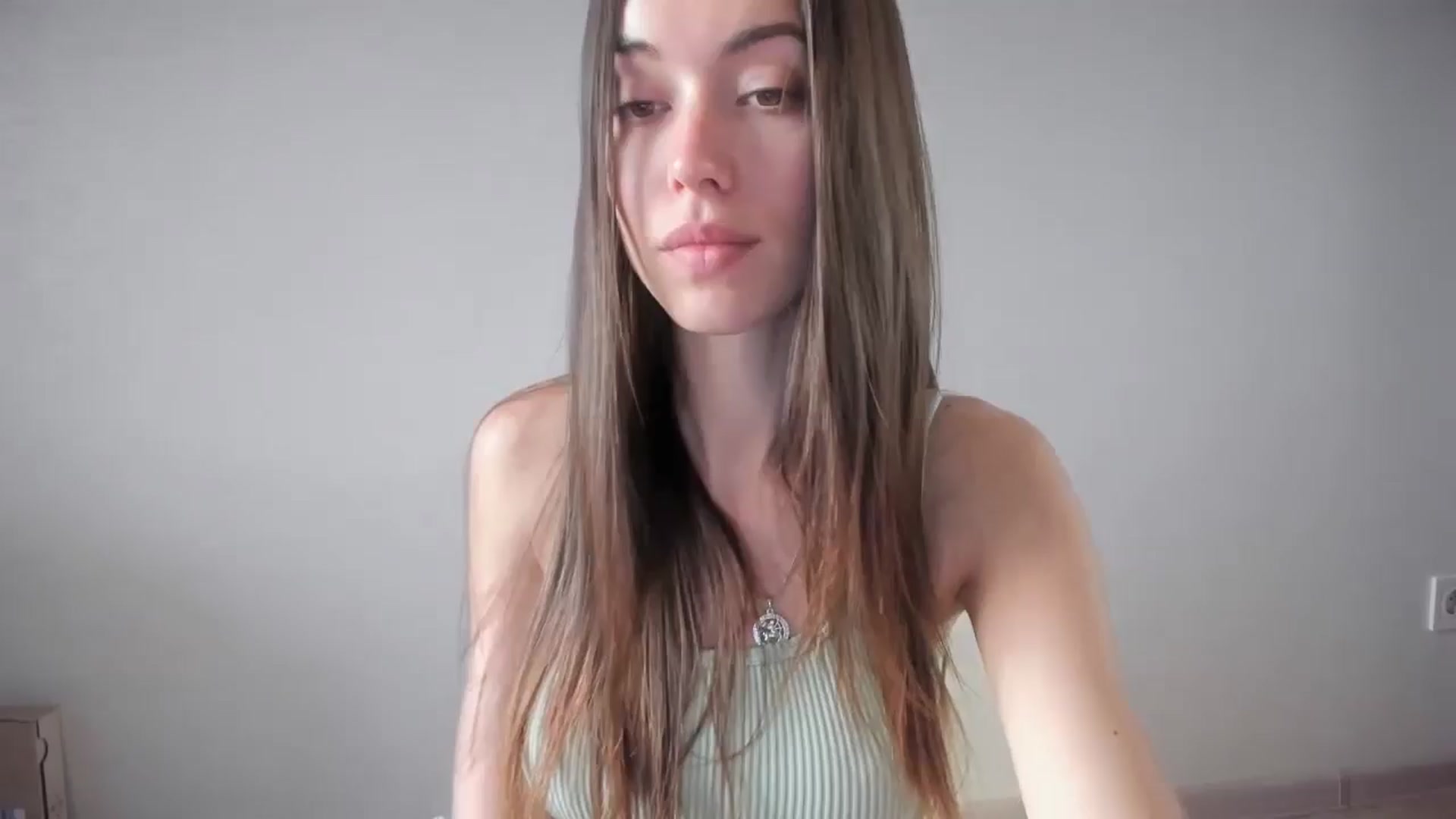 Gallery image thumbnail from laurensaenz's myfreecams stream on, 05/29/2025, 08:43 image 8 of 20