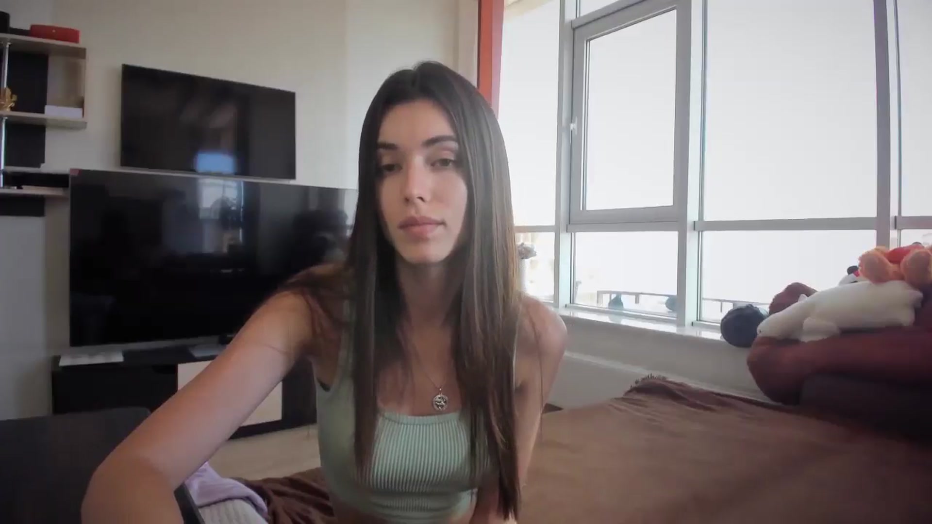 Gallery image thumbnail from laurensaenz's myfreecams stream on, 06/02/2025, 11:40 image 11 of 20