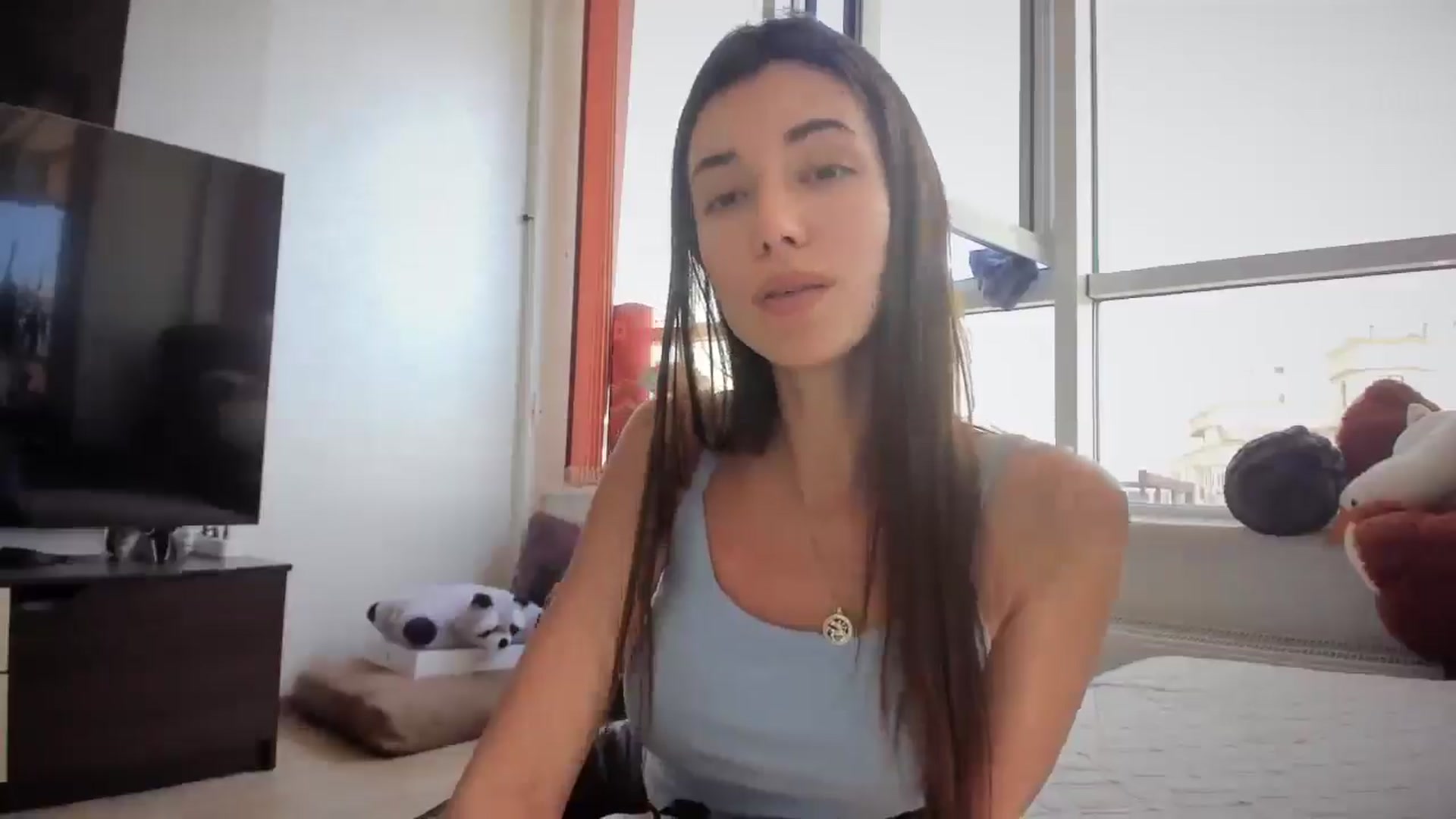 Gallery image thumbnail from laurensaenz's myfreecams stream on, 06/03/2025, 10:18 image 18 of 20