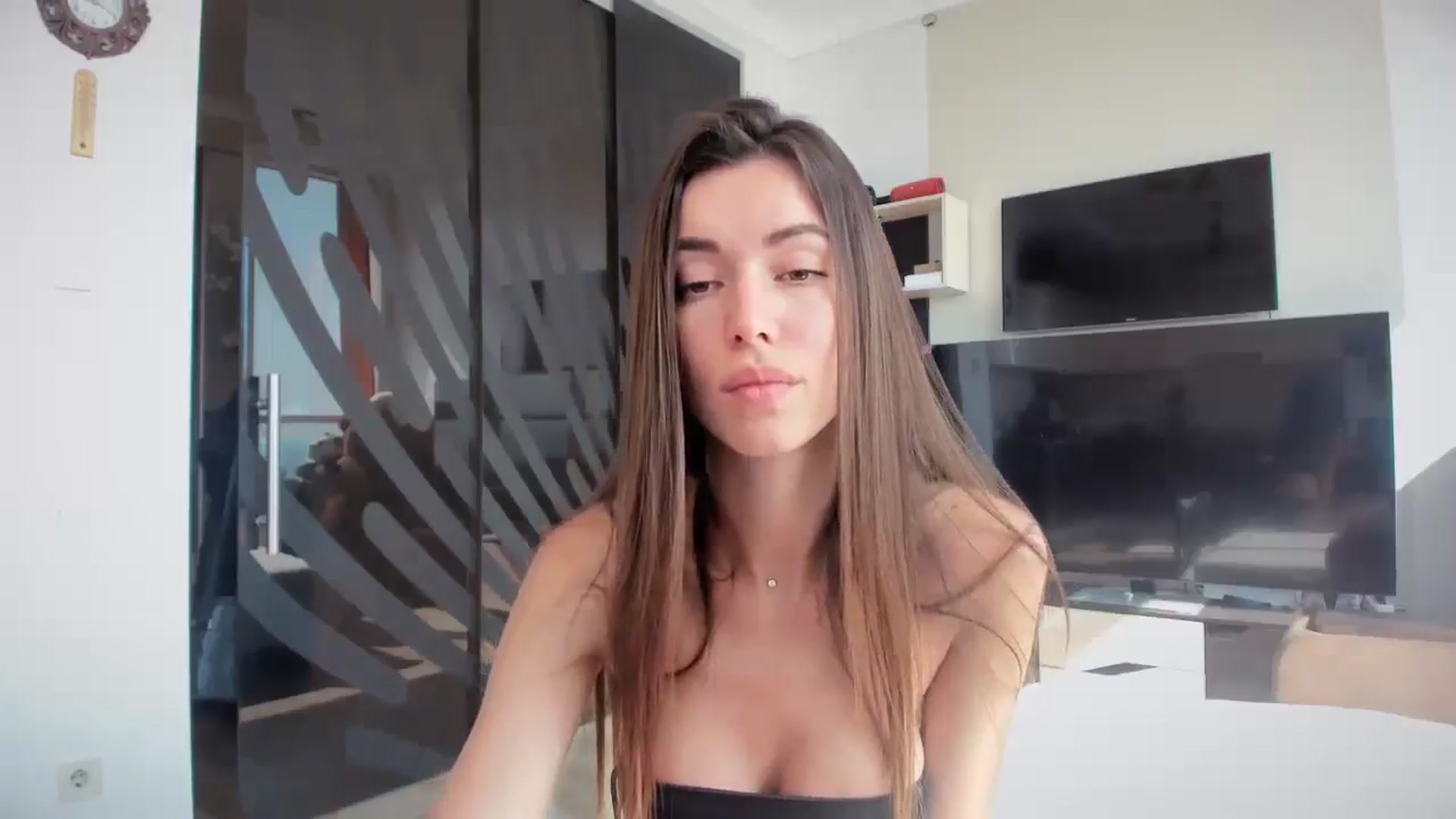 Gallery image thumbnail from laurensaenz's myfreecams stream on, 06/13/2025, 06:54 image 12 of 20