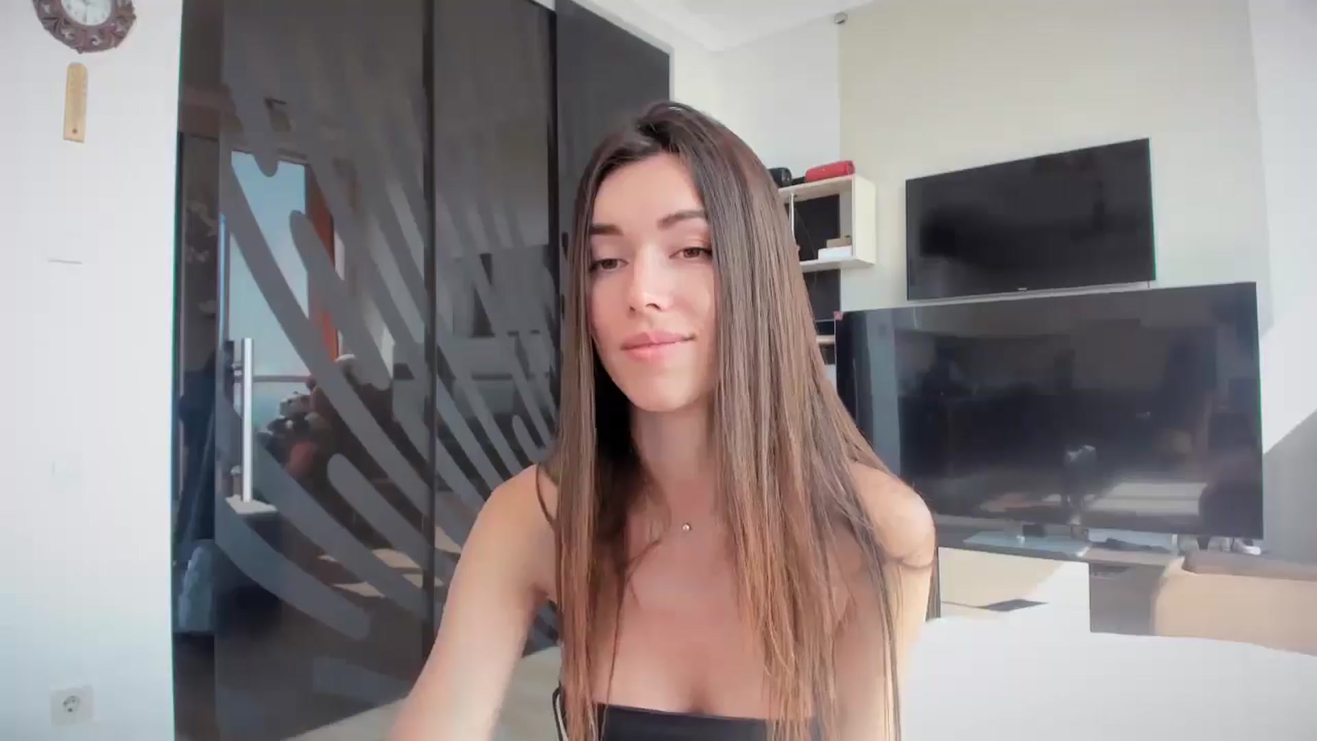 Gallery image thumbnail from laurensaenz's myfreecams stream on, 06/13/2025, 06:54 image 15 of 20