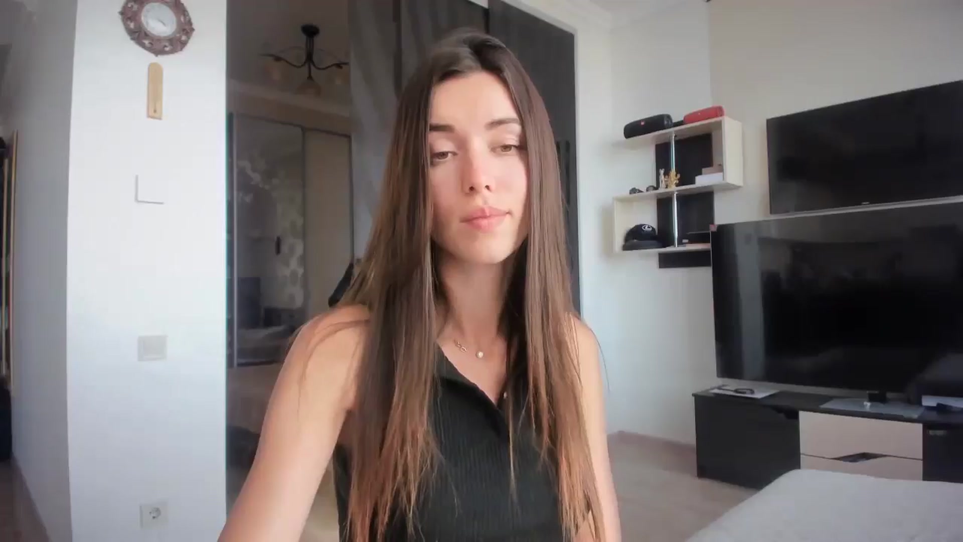 Gallery image thumbnail from laurensaenz's myfreecams stream on, 06/13/2025, 13:39 image 8 of 20