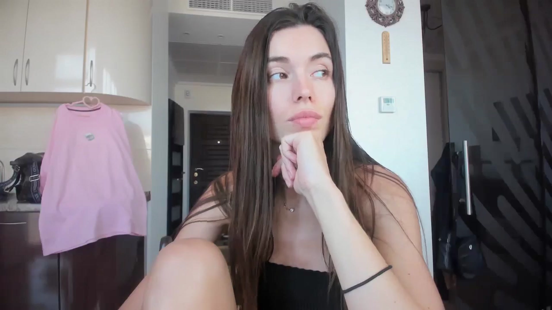 Gallery image thumbnail from laurensaenz's myfreecams stream on, 06/16/2025, 13:31 image 2 of 20