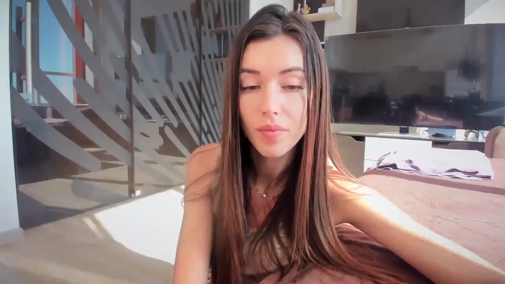Gallery image thumbnail from laurensaenz's myfreecams stream on, 07/03/2025, 06:29 image 7 of 20