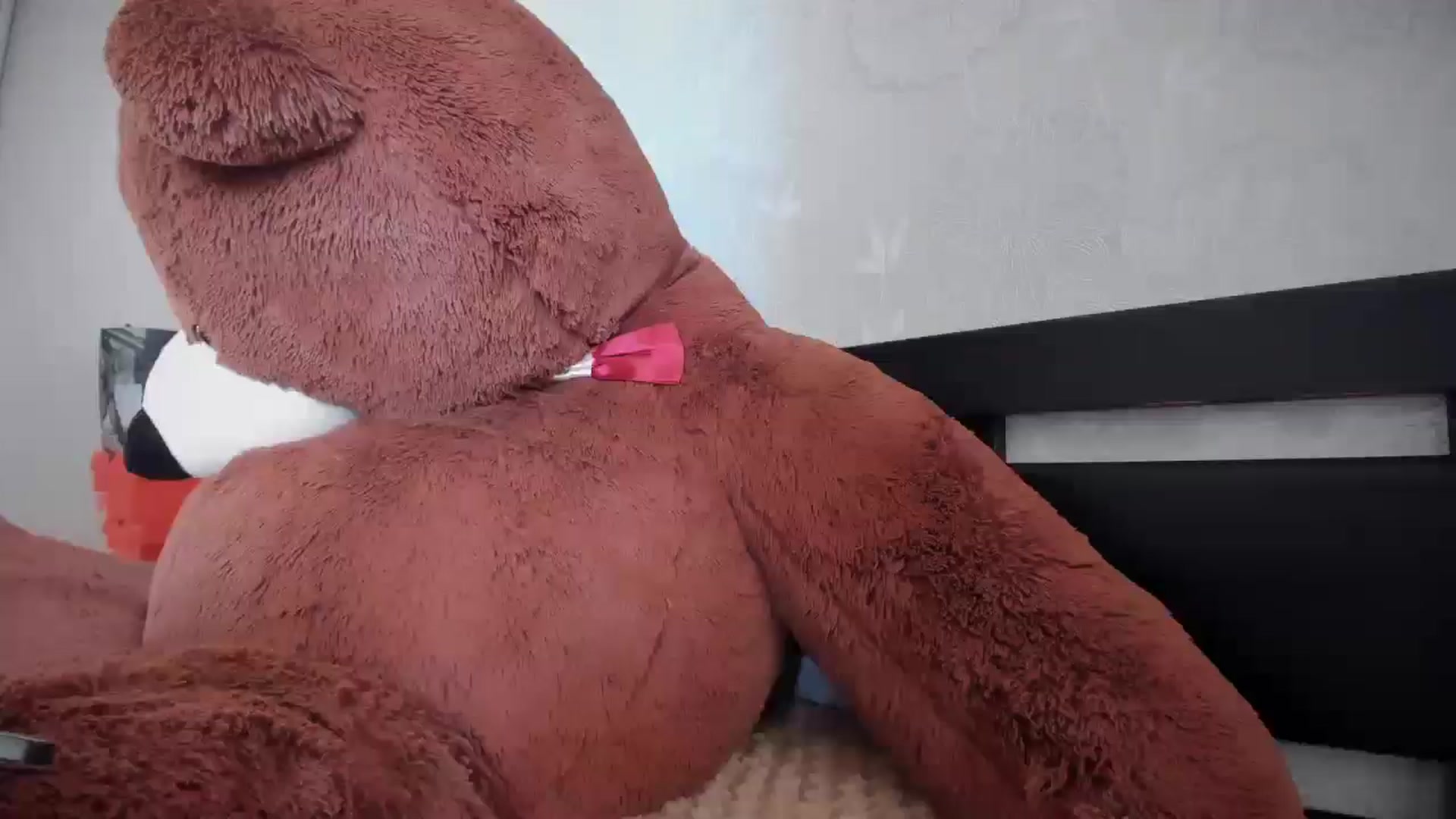 Gallery image thumbnail from laurensaenz's myfreecams stream on, 07/05/2025, 07:15 image 13 of 20