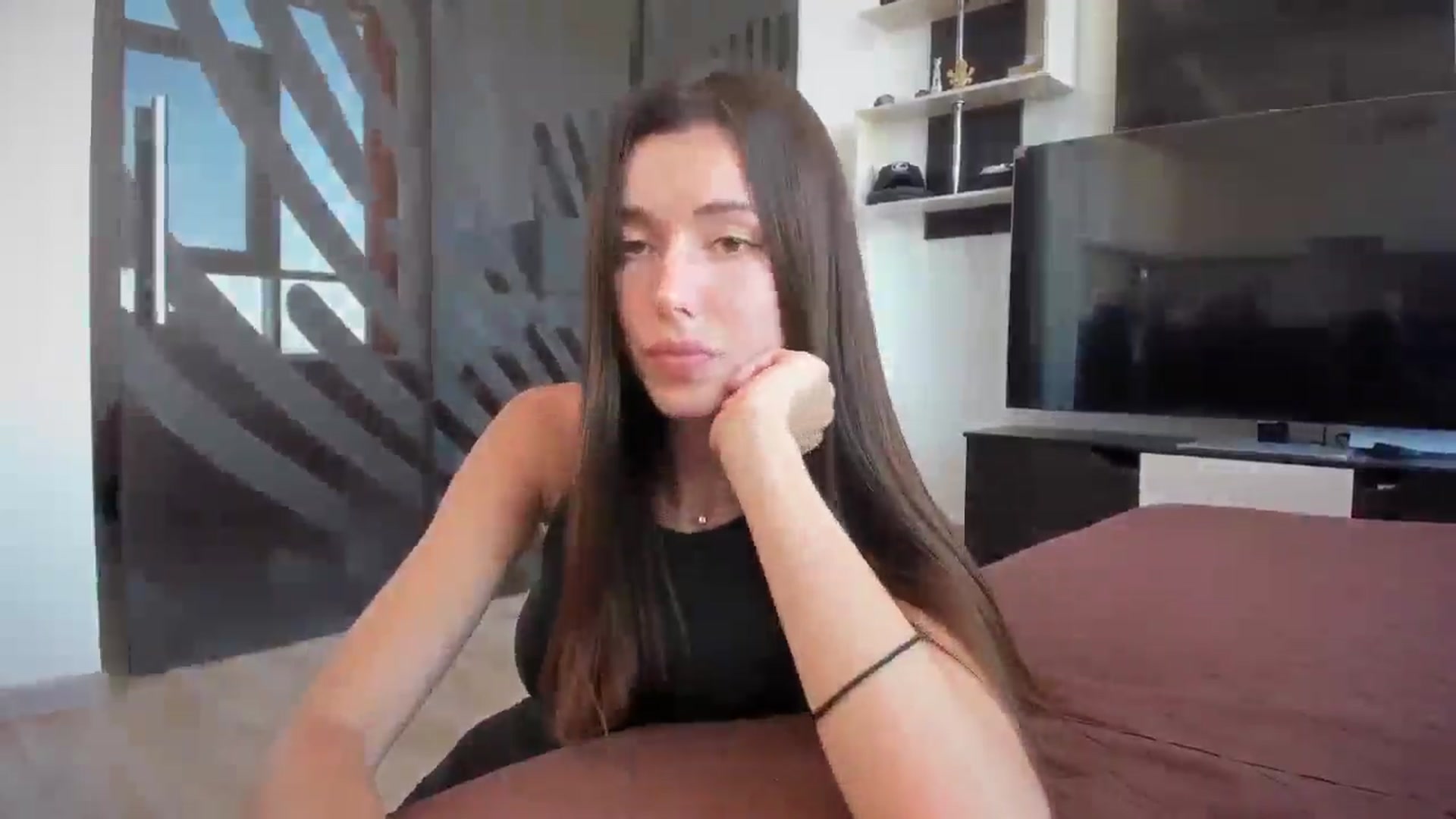 Gallery image thumbnail from laurensaenz's myfreecams stream on, 07/08/2025, 13:17 image 7 of 20