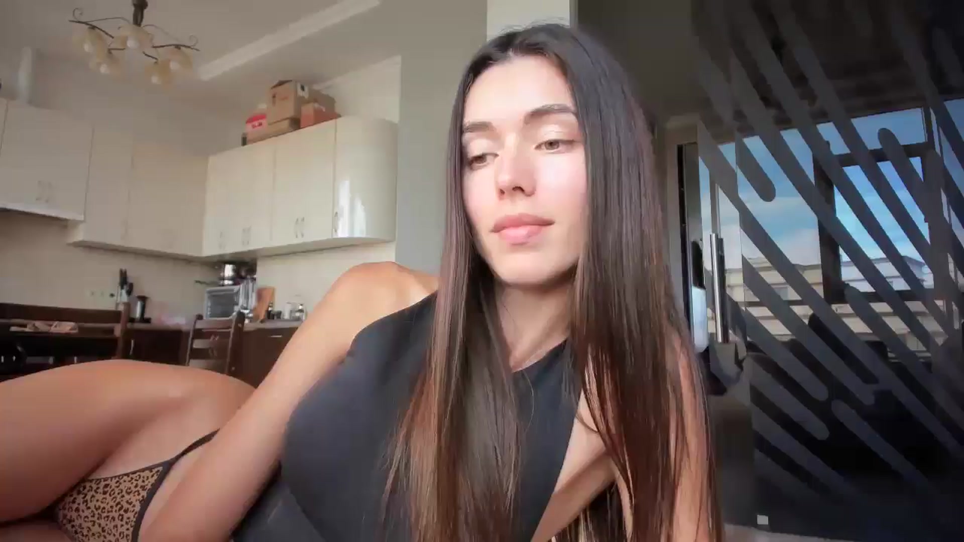 Gallery image thumbnail from laurensaenz's myfreecams stream on, 07/18/2025, 13:53 image 15 of 20