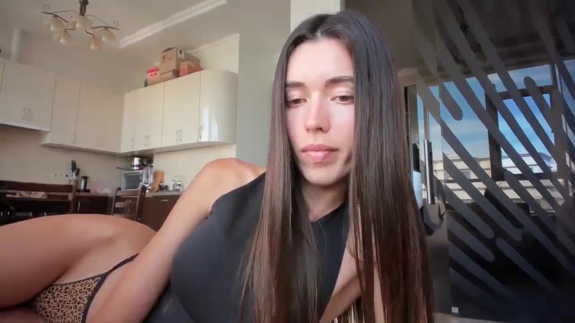 Gallery image thumbnail from laurensaenz's myfreecams stream on, 07/18/2025, 13:53 image 19 of 20