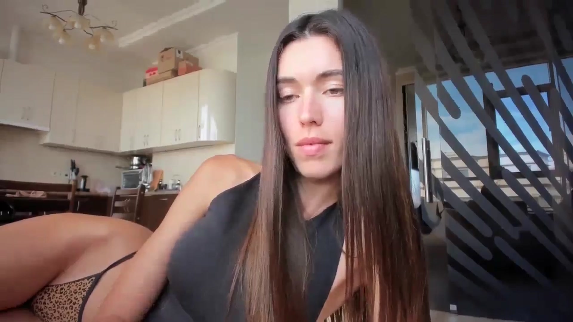 Gallery image thumbnail from laurensaenz's myfreecams stream on, 07/18/2025, 13:53 image 14 of 20