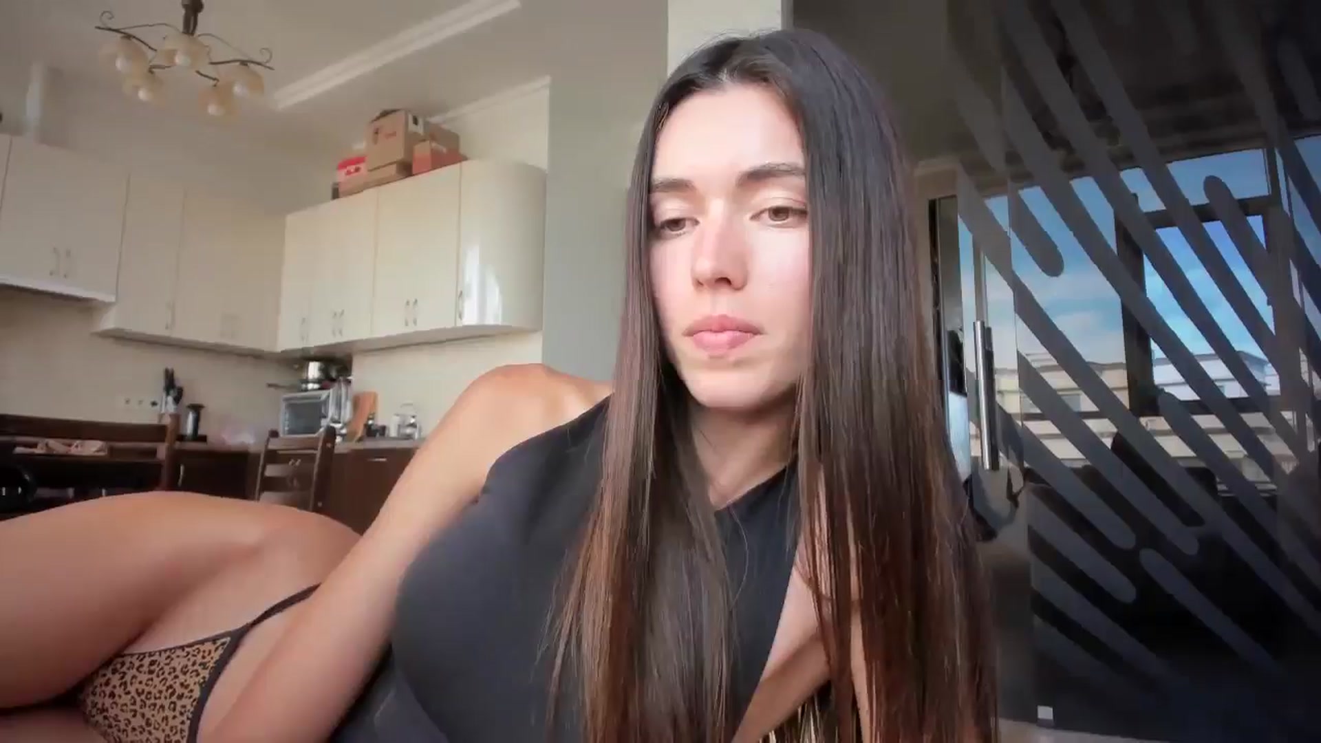 Gallery image thumbnail from laurensaenz's myfreecams stream on, 07/18/2025, 13:53 image 17 of 20