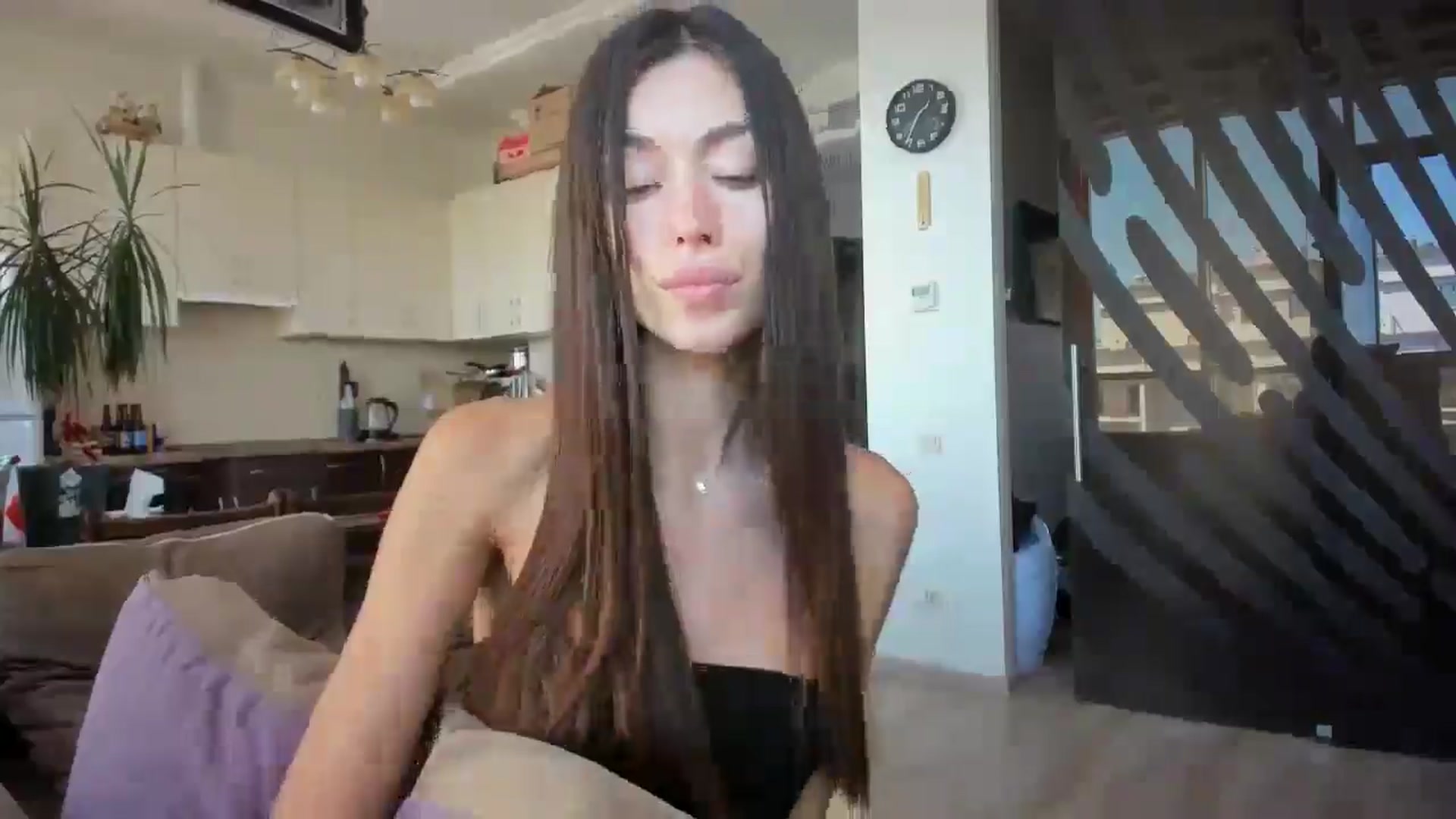 Gallery image thumbnail from laurensaenz's myfreecams stream on, 07/31/2025, 11:23 image 8 of 20