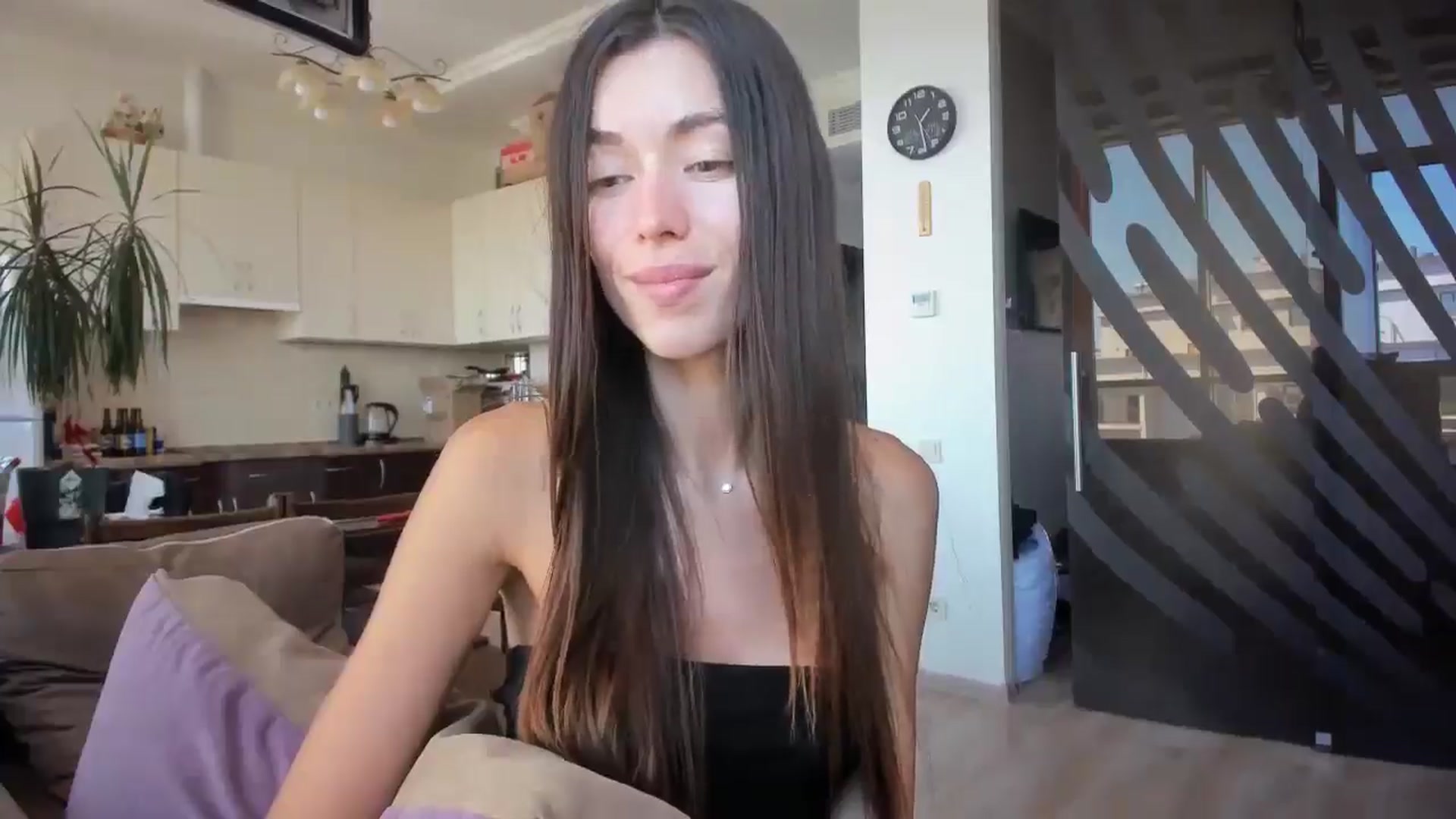 Gallery image thumbnail from laurensaenz's myfreecams stream on, 07/31/2025, 11:23 image 6 of 20