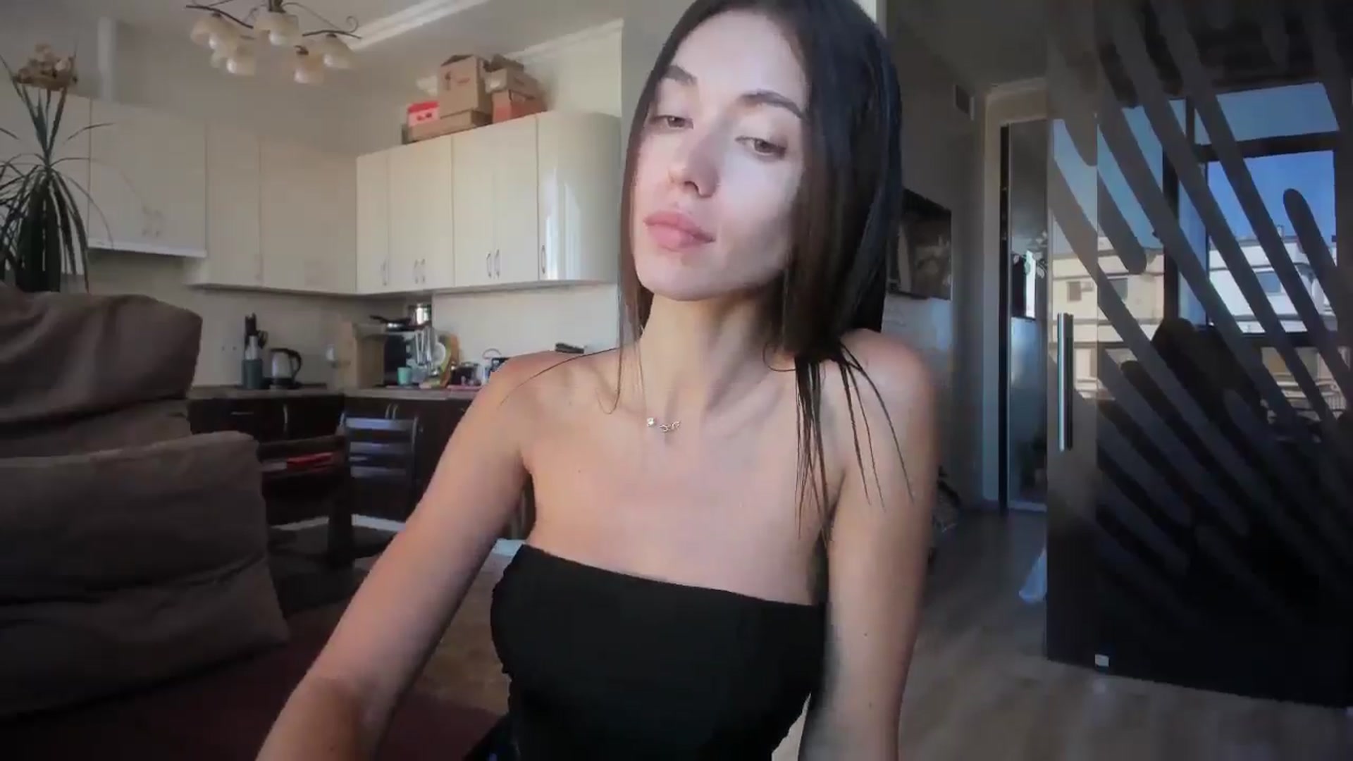 Gallery image thumbnail from laurensaenz's myfreecams stream on, 07/31/2025, 13:50 image 16 of 20