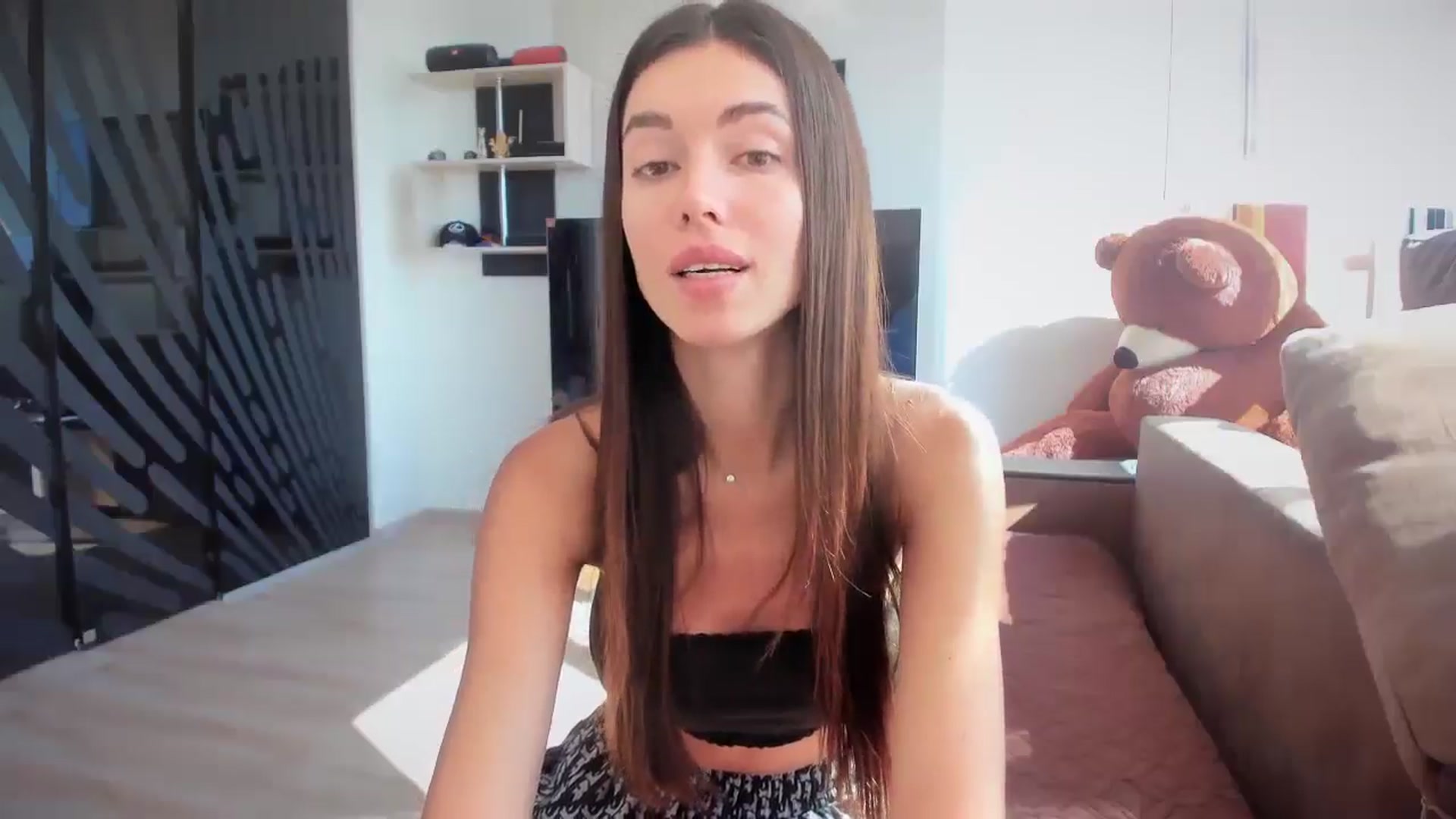 Gallery image thumbnail from laurensaenz's myfreecams stream on, 08/01/2025, 07:23 image 4 of 20