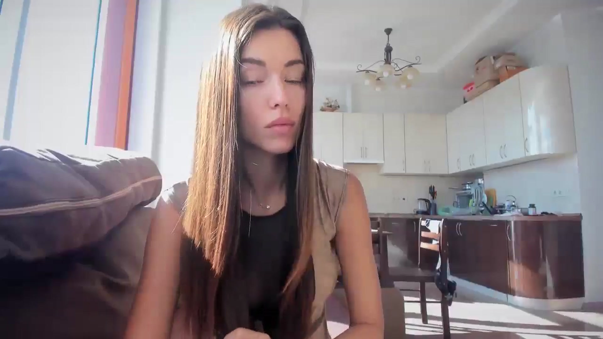 Gallery image thumbnail from laurensaenz's myfreecams stream on, 08/05/2025, 06:27 image 5 of 20