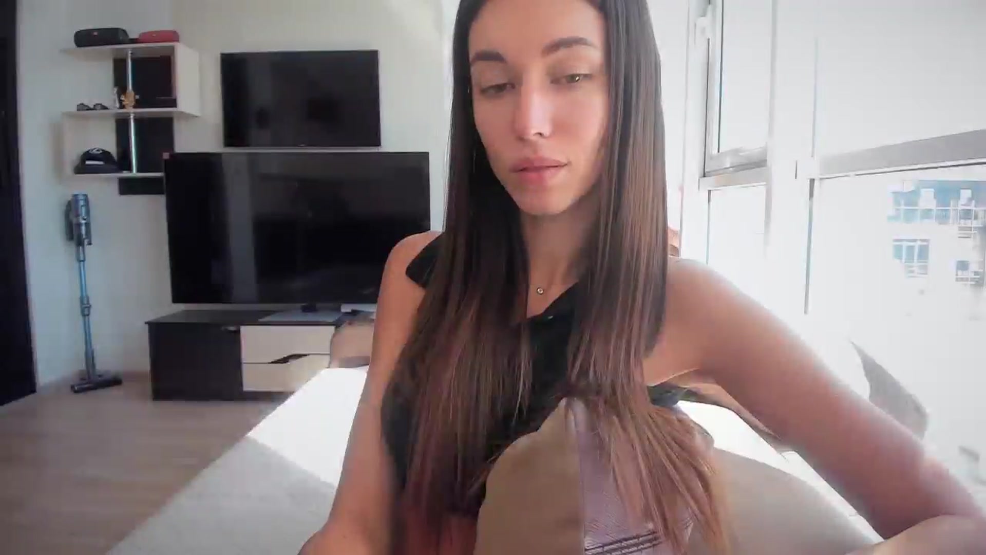 Gallery image thumbnail from laurensaenz's myfreecams stream on, 08/13/2025, 07:22 image 4 of 20