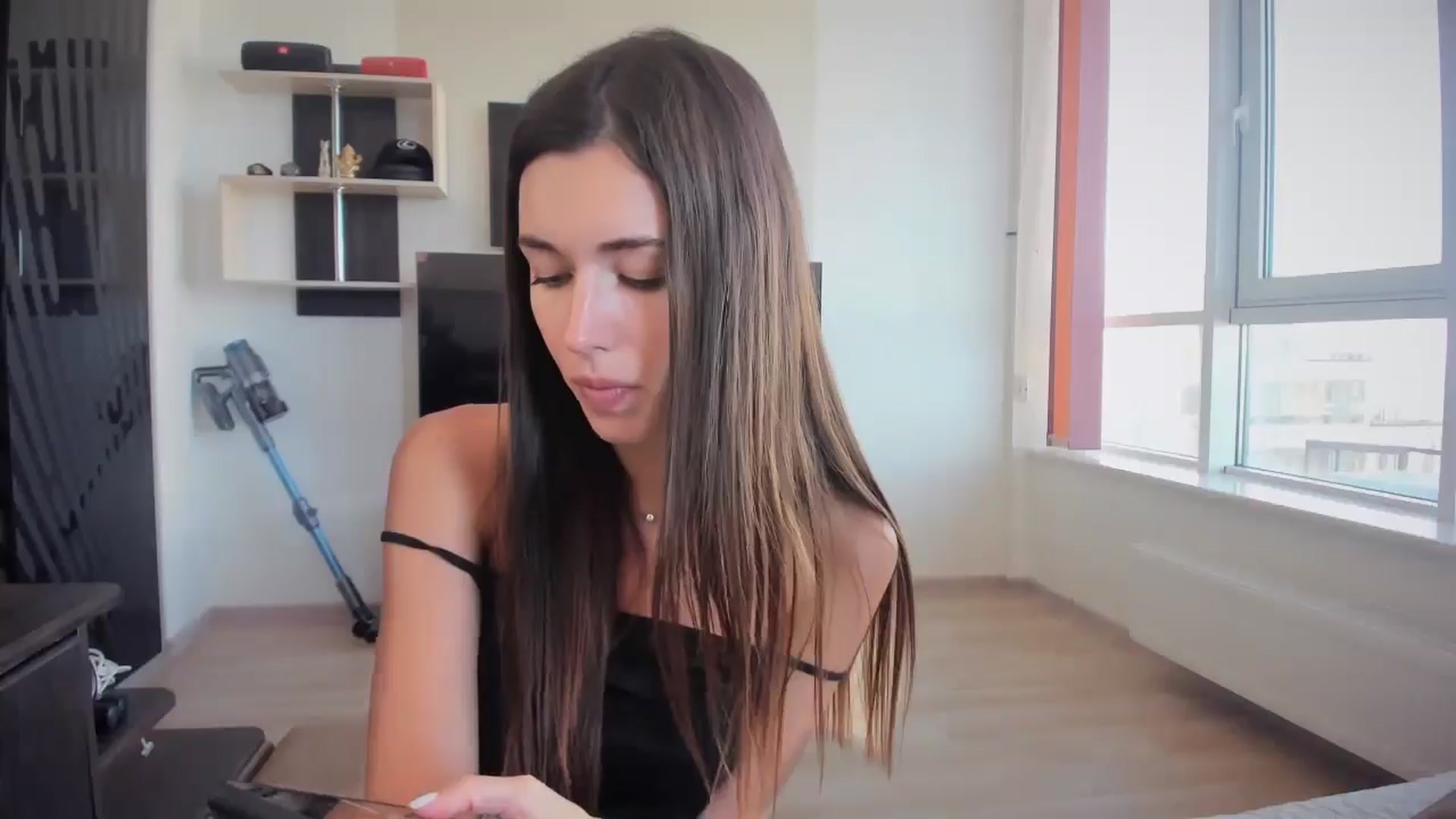 Gallery image thumbnail from laurensaenz's myfreecams stream on, 08/15/2025, 14:06 image 15 of 20