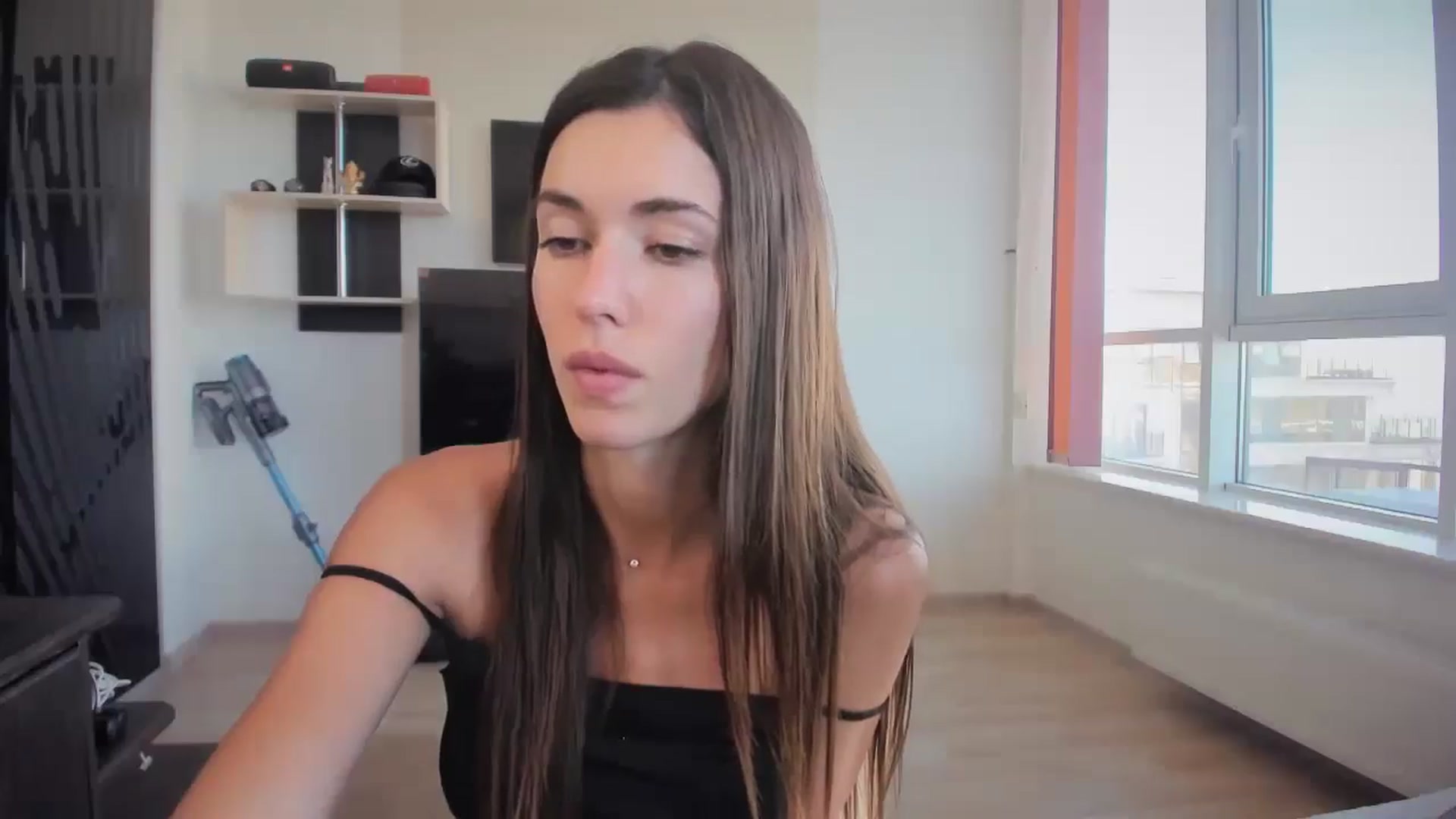 Gallery image thumbnail from laurensaenz's myfreecams stream on, 08/15/2025, 14:06 image 18 of 20