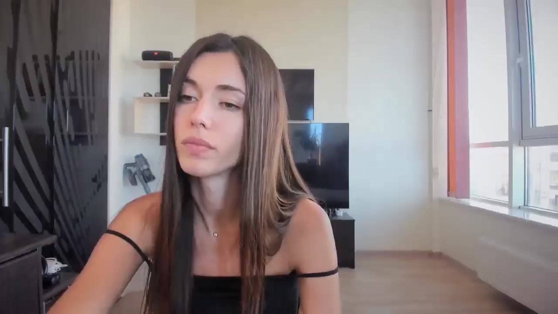 Gallery image thumbnail from laurensaenz's myfreecams stream on, 08/15/2025, 14:06 image 9 of 20