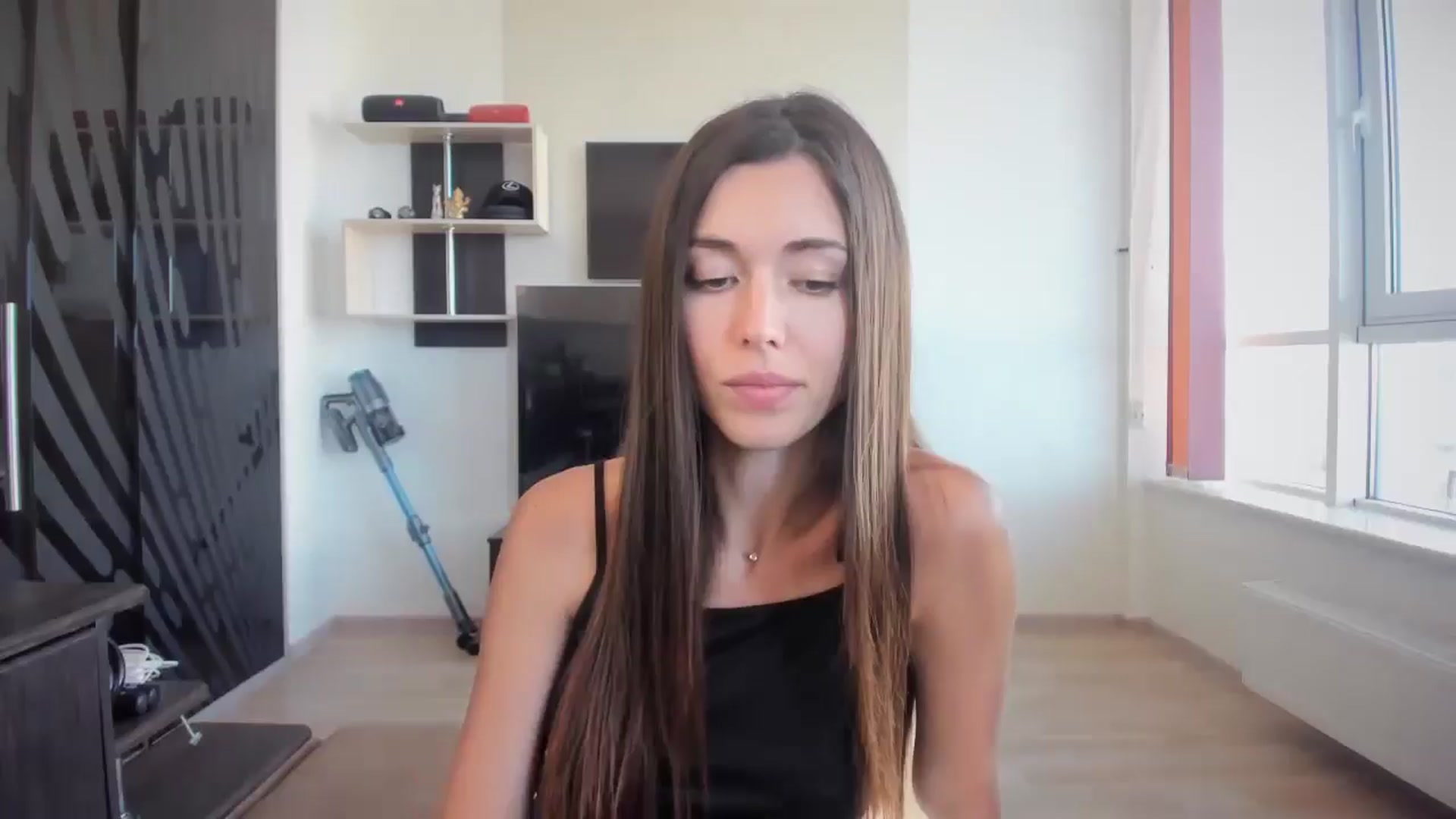 Gallery image thumbnail from laurensaenz's myfreecams stream on, 08/15/2025, 14:06 image 1 of 20