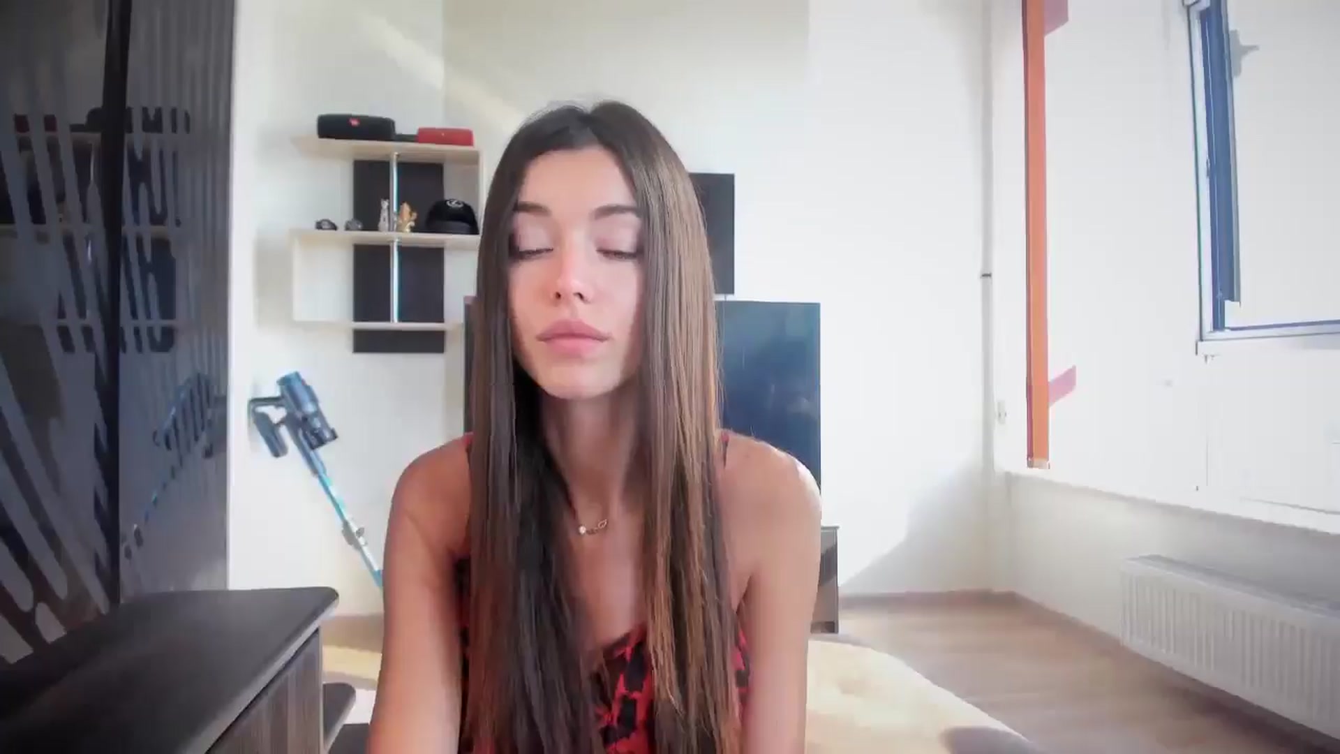Gallery image thumbnail from laurensaenz's myfreecams stream on, 08/18/2025, 06:34 image 13 of 20