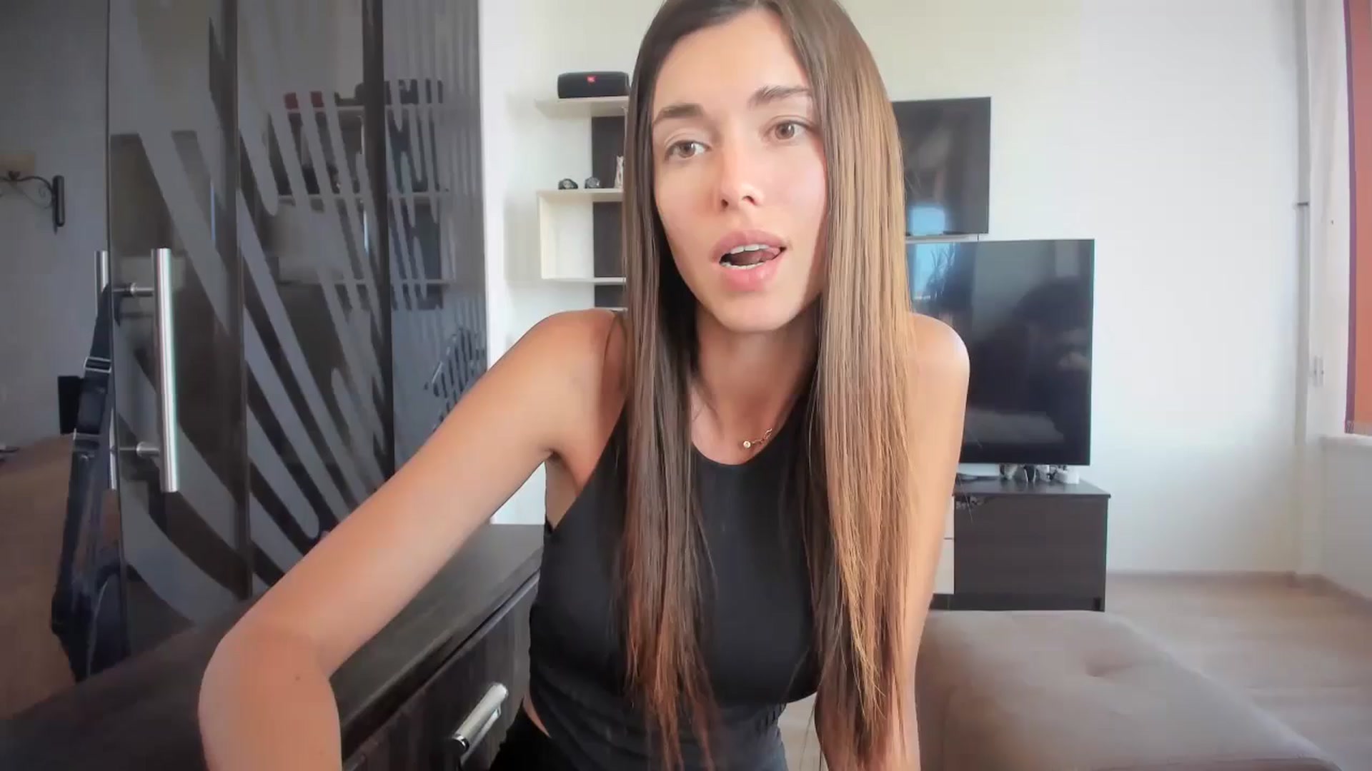 Gallery image thumbnail from laurensaenz's myfreecams stream on, 08/18/2025, 12:26 image 17 of 20
