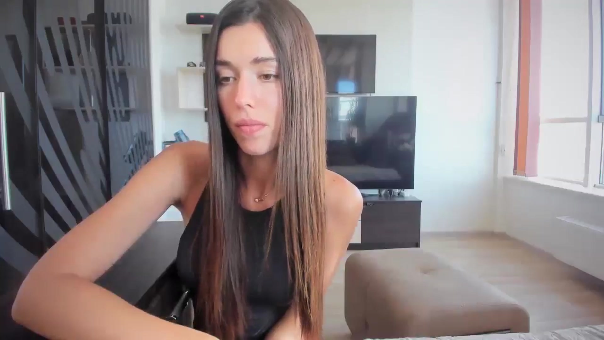 Gallery image thumbnail from laurensaenz's myfreecams stream on, 08/18/2025, 12:26 image 6 of 20