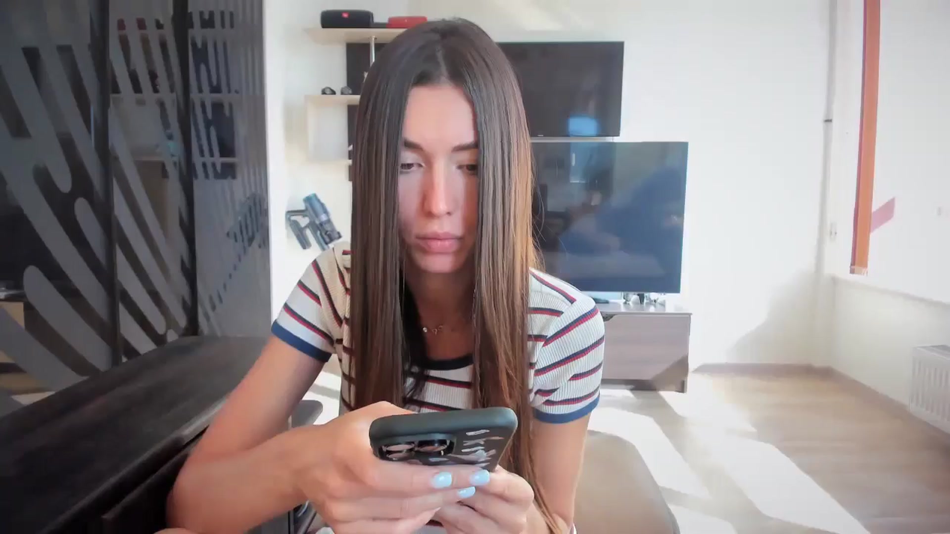 Gallery image thumbnail from laurensaenz's myfreecams stream on, 08/21/2025, 07:56 image 3 of 20
