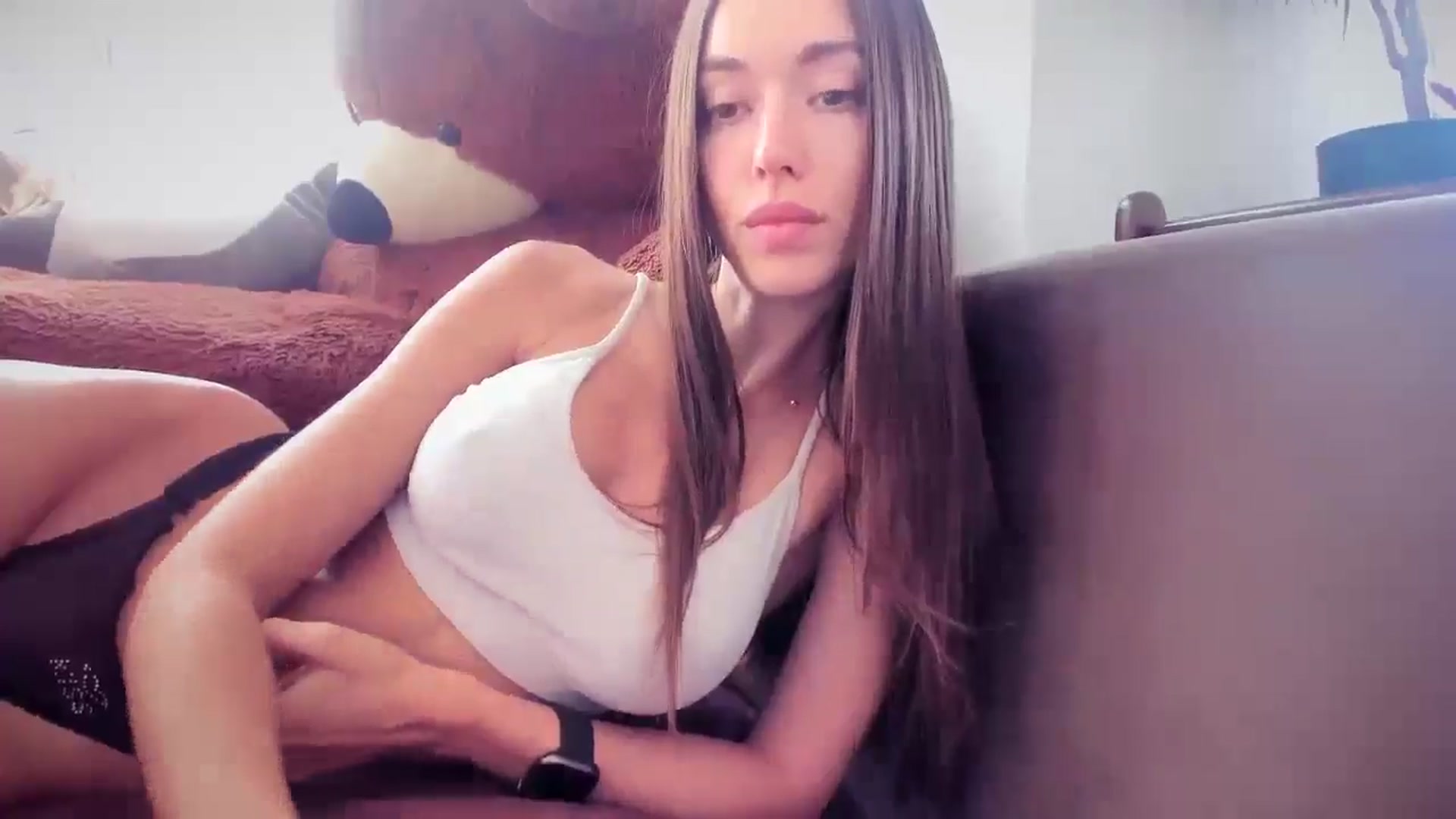 Gallery image thumbnail from laurensaenz's myfreecams stream on, 08/26/2025, 06:23 image 16 of 20