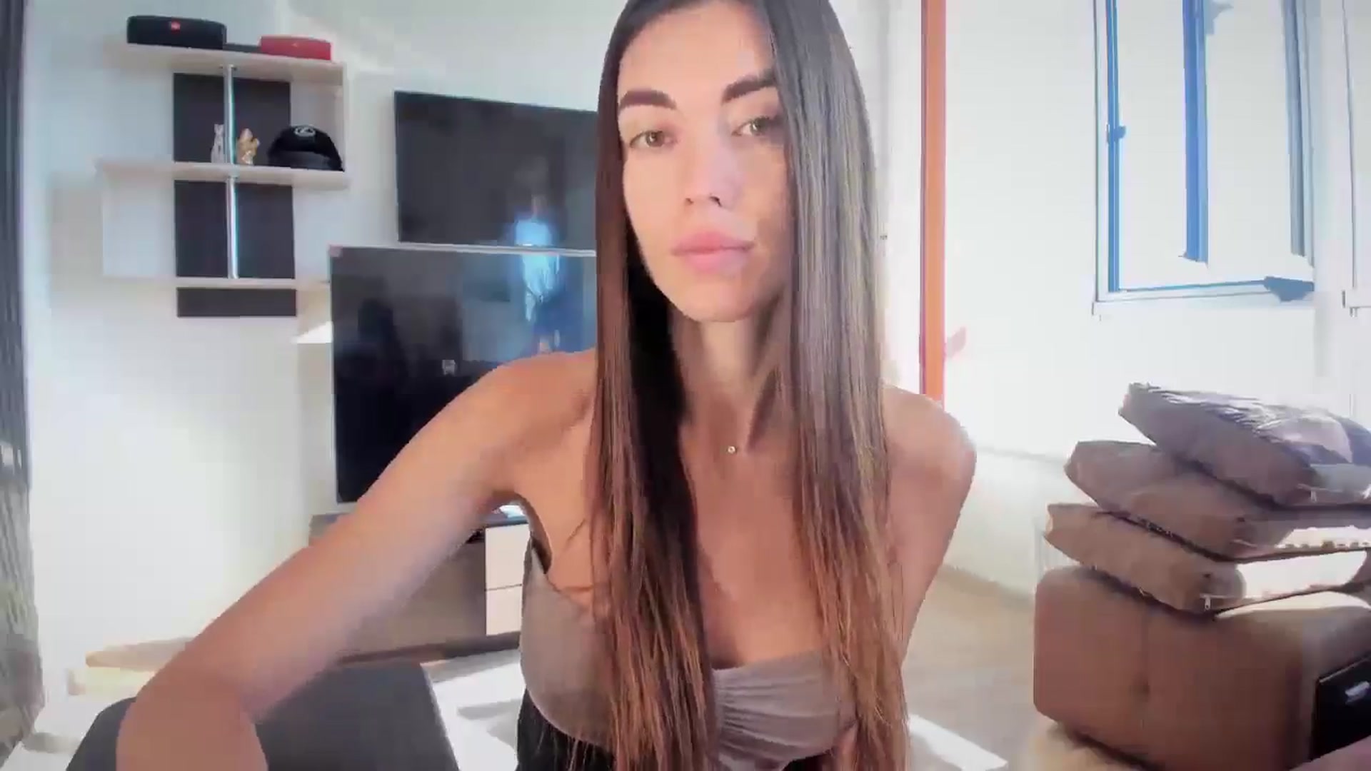 Gallery image thumbnail from laurensaenz's myfreecams stream on, 08/28/2025, 06:26 image 4 of 20