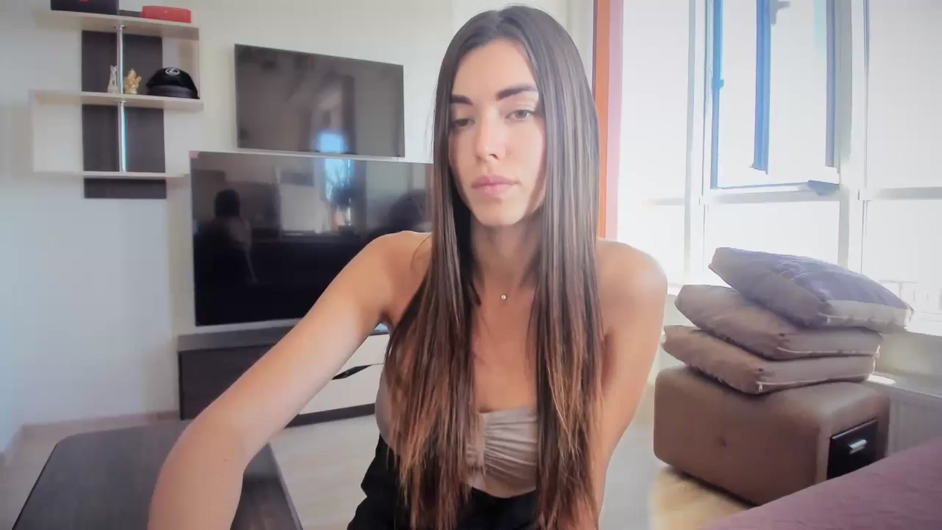 Gallery image thumbnail from laurensaenz's myfreecams stream on, 08/28/2025, 08:26 image 6 of 20