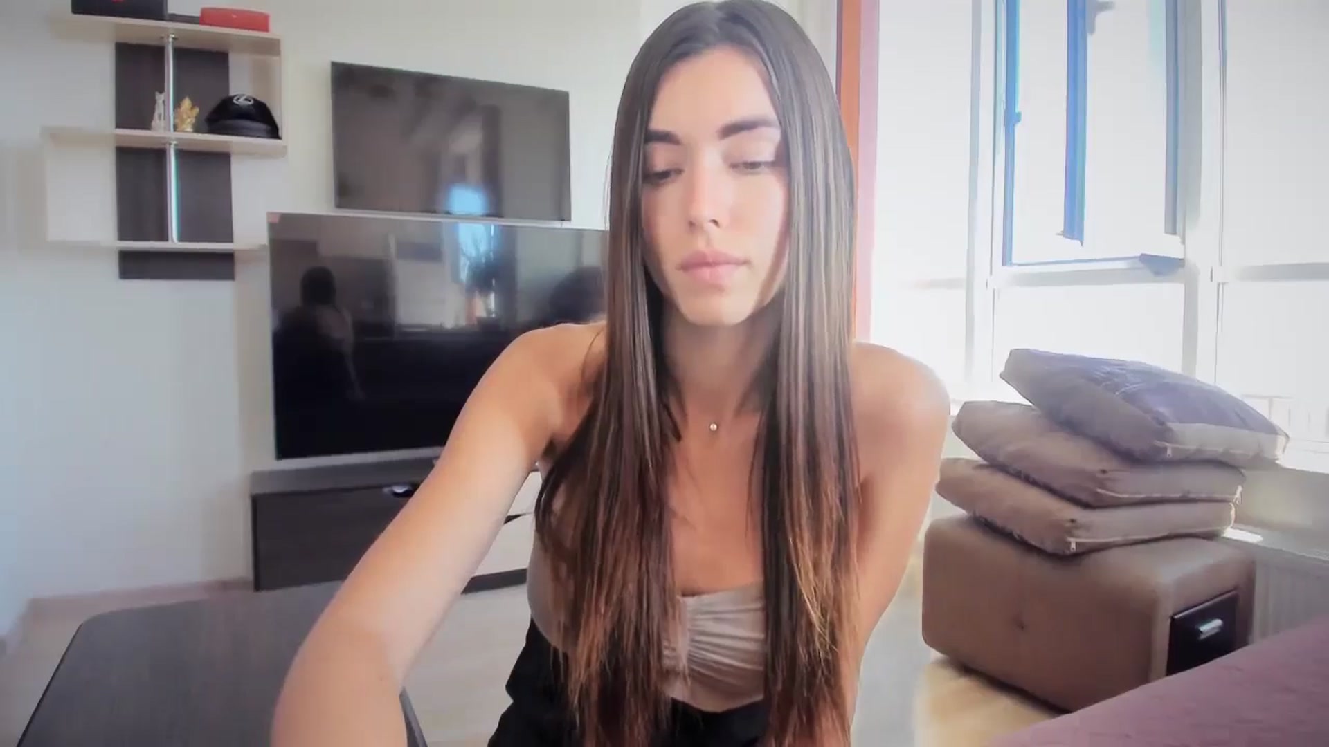 Gallery image thumbnail from laurensaenz's myfreecams stream on, 08/28/2025, 08:26 image 5 of 20