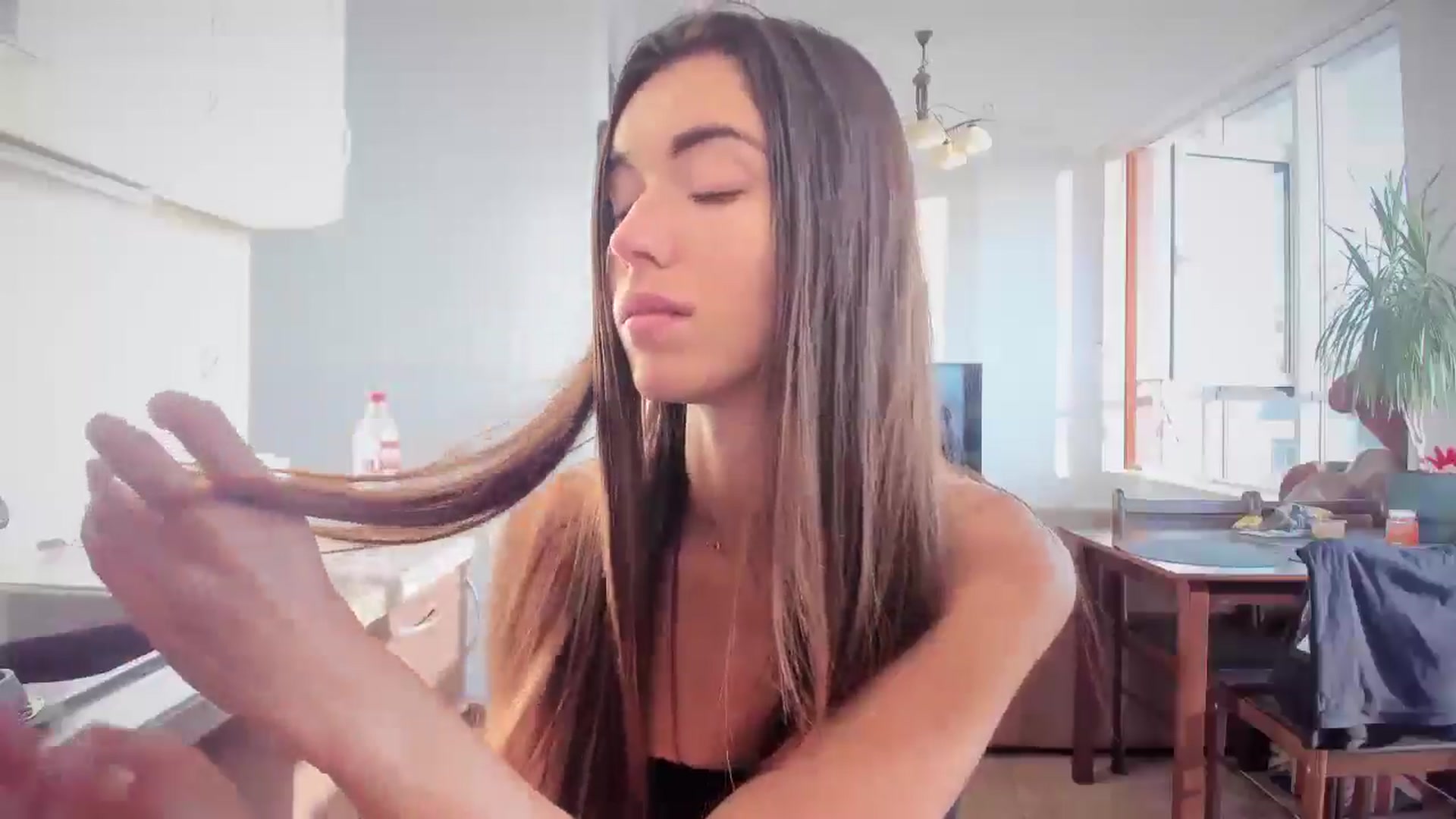 Gallery image thumbnail from laurensaenz's myfreecams stream on, 08/31/2025, 04:43 image 2 of 20