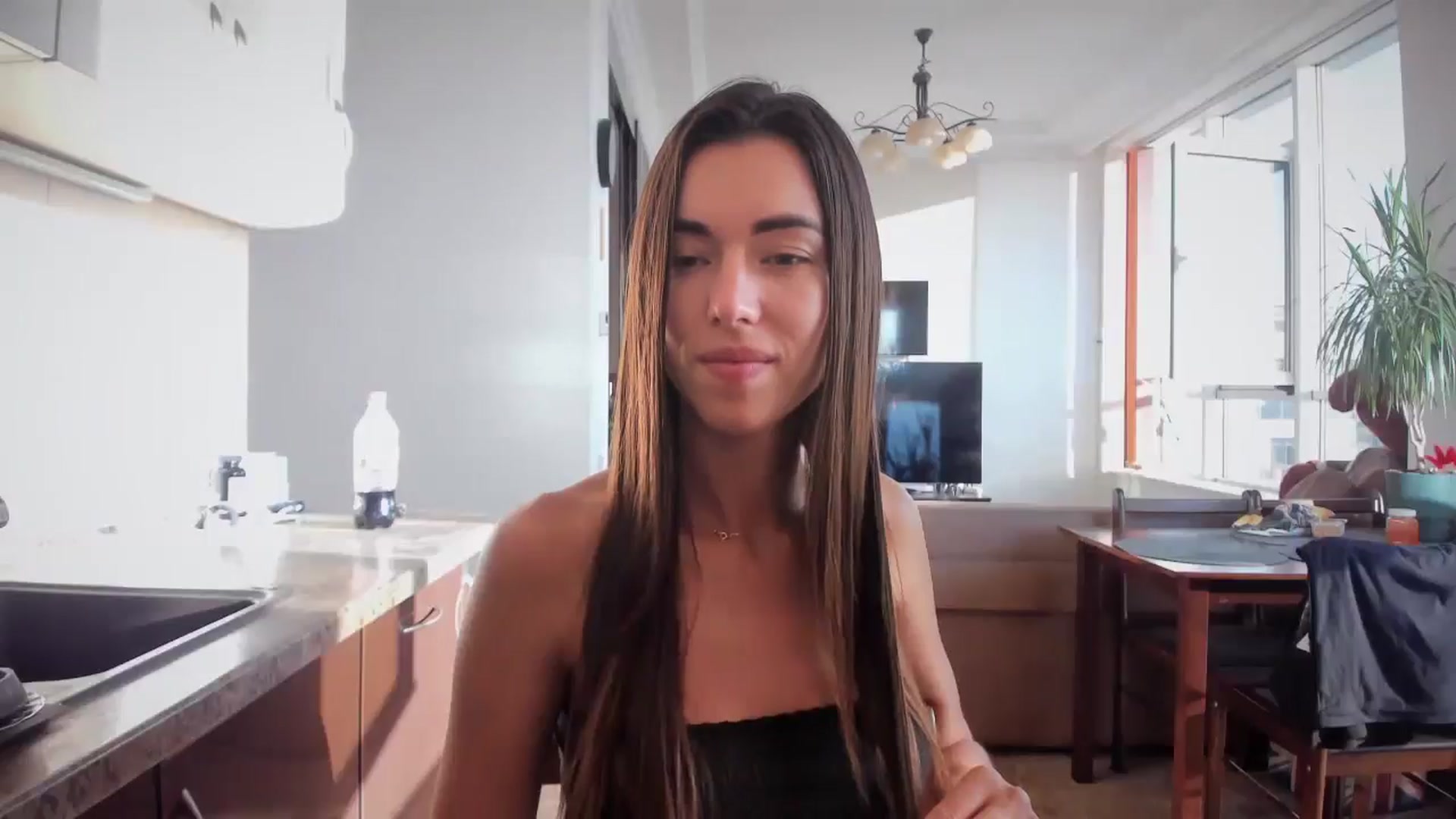 Gallery image thumbnail from laurensaenz's myfreecams stream on, 08/31/2025, 04:43 image 15 of 20
