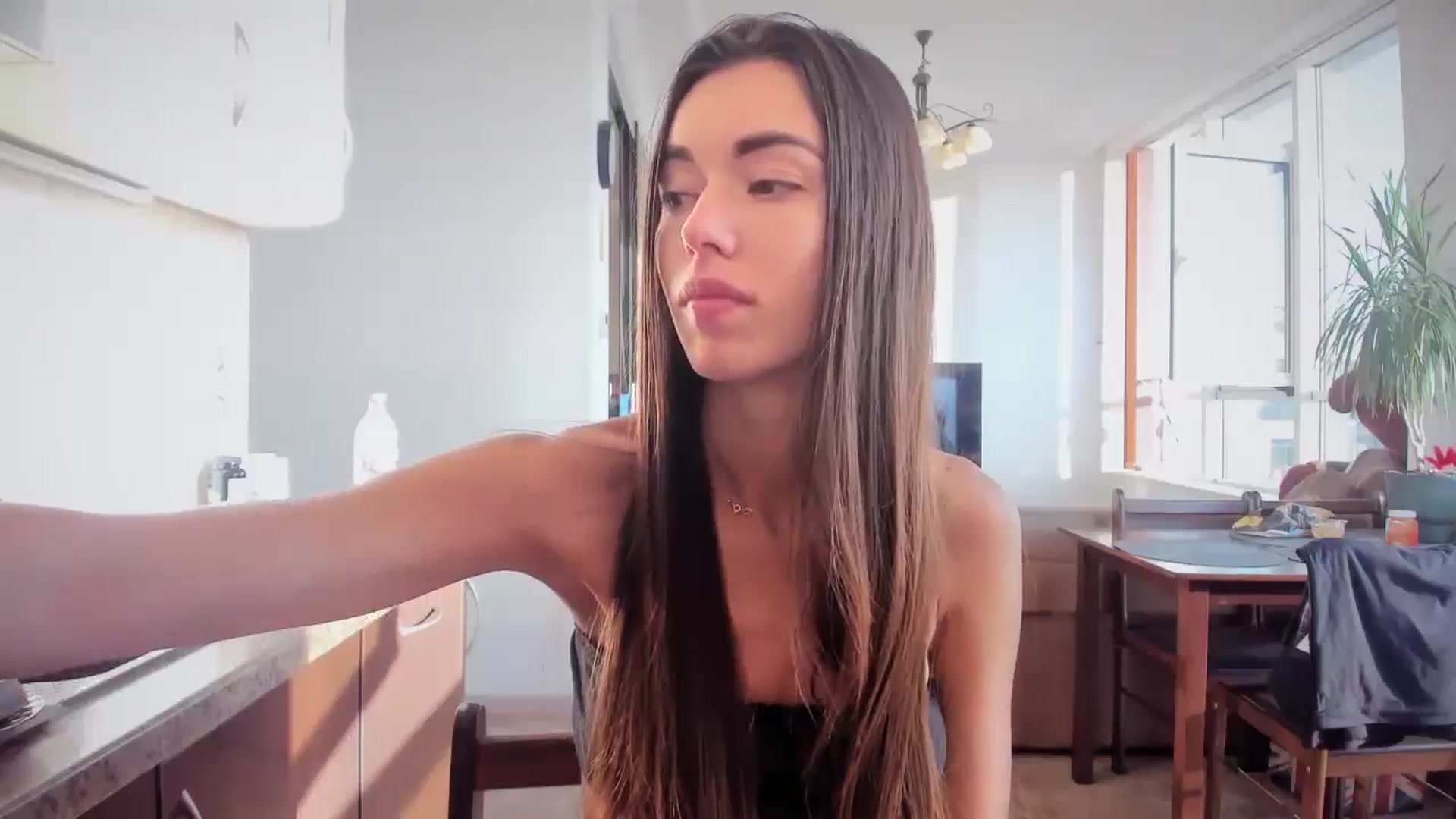 Gallery image thumbnail from laurensaenz's myfreecams stream on, 08/31/2025, 04:43 image 6 of 20