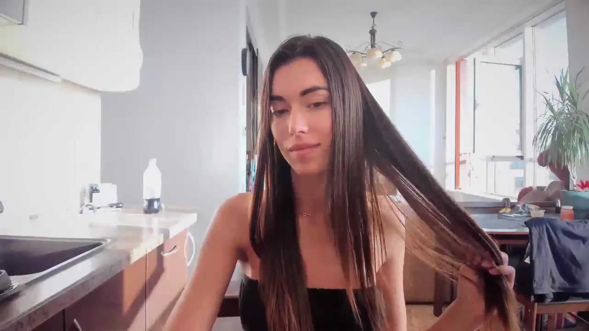 Gallery image thumbnail from laurensaenz's myfreecams stream on, 08/31/2025, 04:43 image 10 of 20
