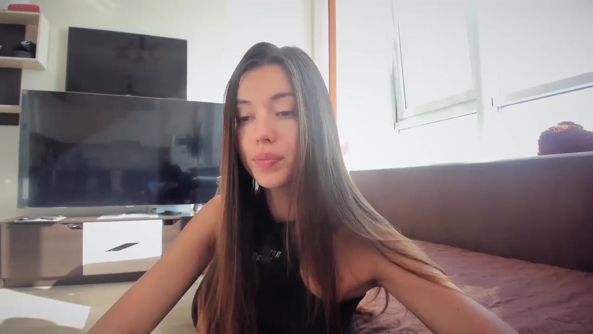Gallery image thumbnail from laurensaenz's myfreecams stream on, 09/09/2025, 06:44 image 10 of 20
