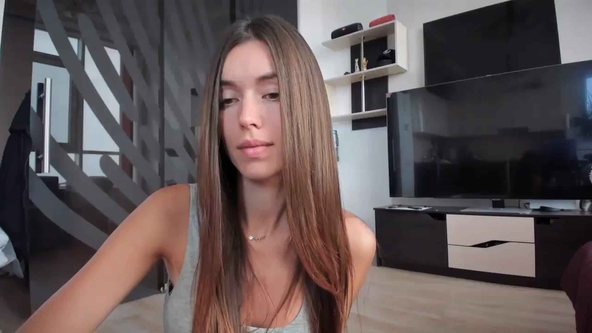 Gallery image thumbnail from laurensaenz's myfreecams stream on, 09/10/2025, 08:40 image 13 of 20
