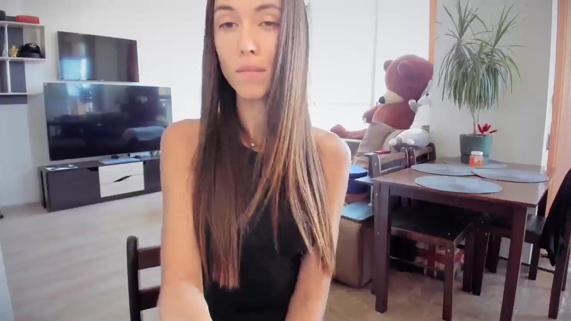 Gallery image thumbnail from laurensaenz's myfreecams stream on, 09/11/2025, 13:51 image 4 of 20