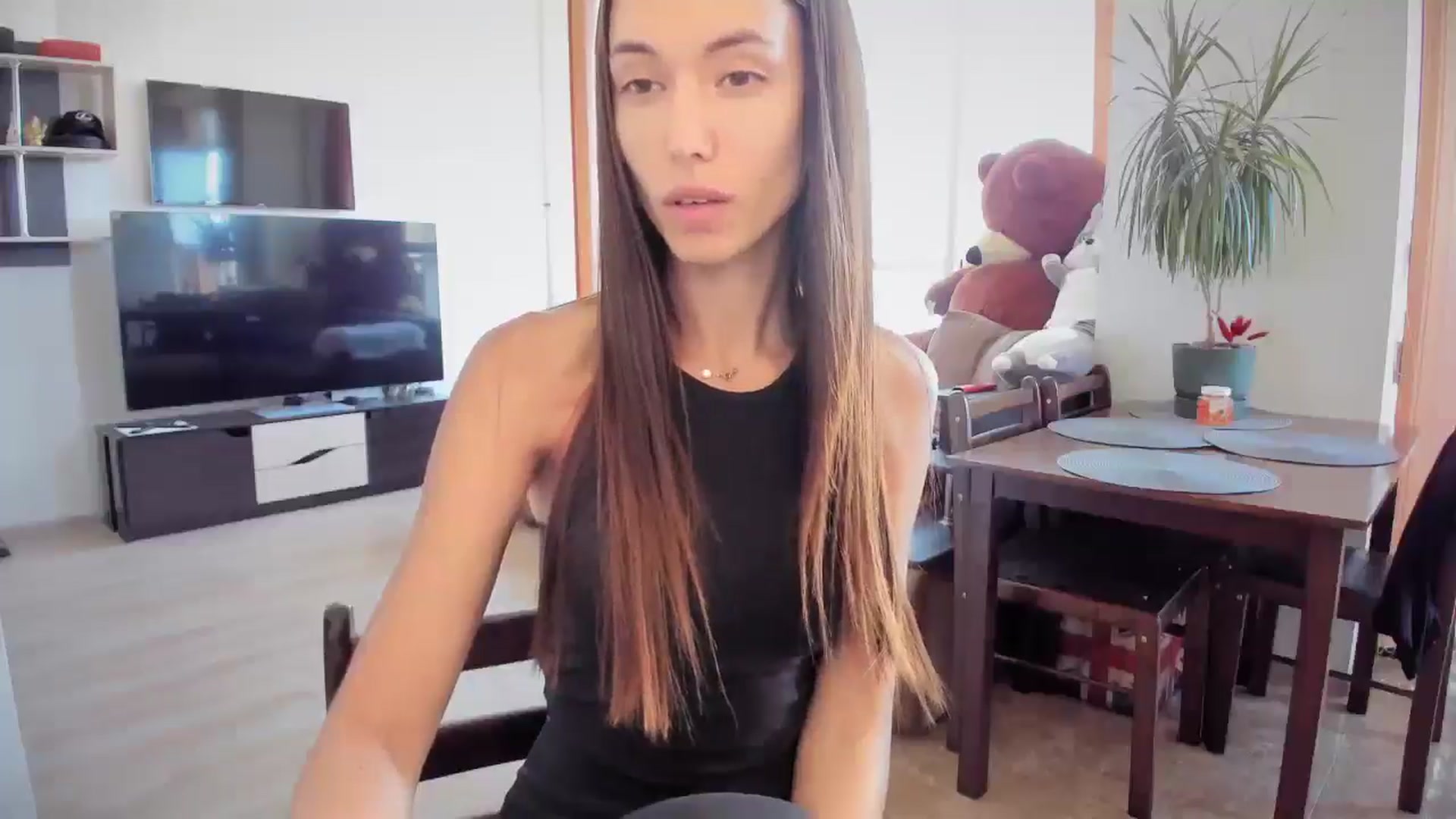 Gallery image thumbnail from laurensaenz's myfreecams stream on, 09/11/2025, 13:51 image 2 of 20